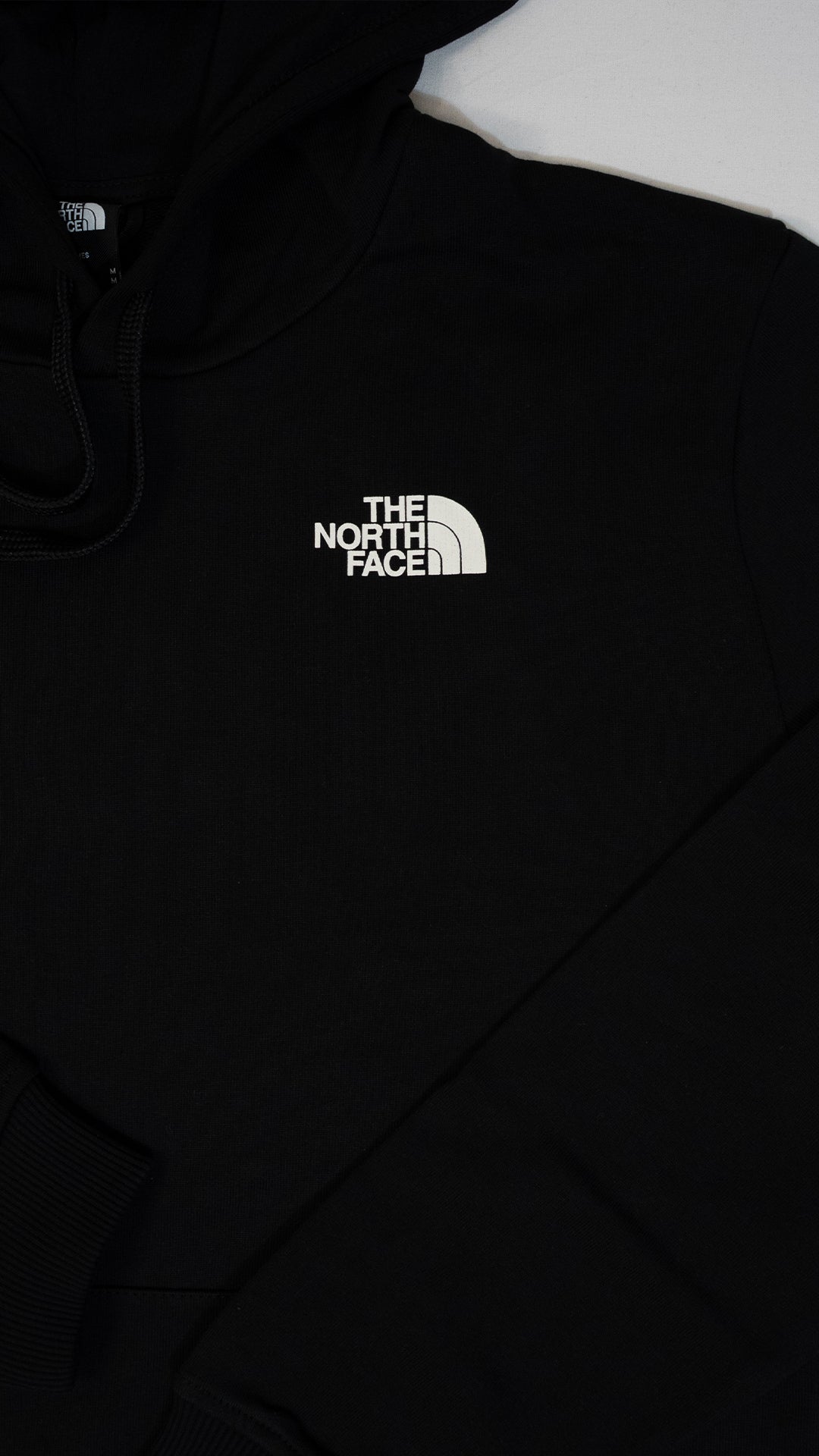 The North Face Crni Duks sa Velikim Logo Printom na Leðima
