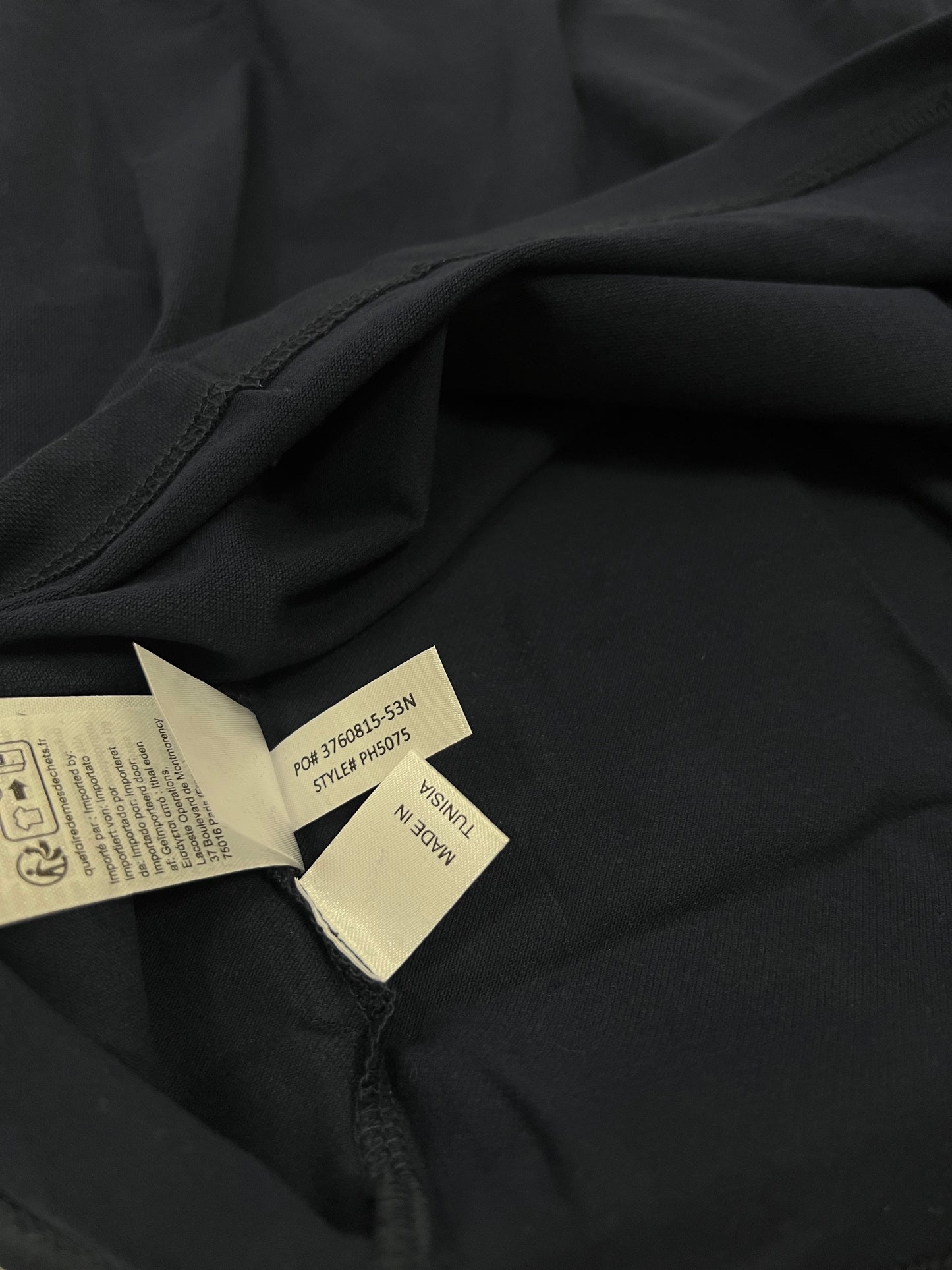Lacoste Teget Majica na Kragnu sa Text Printom na Ramenima