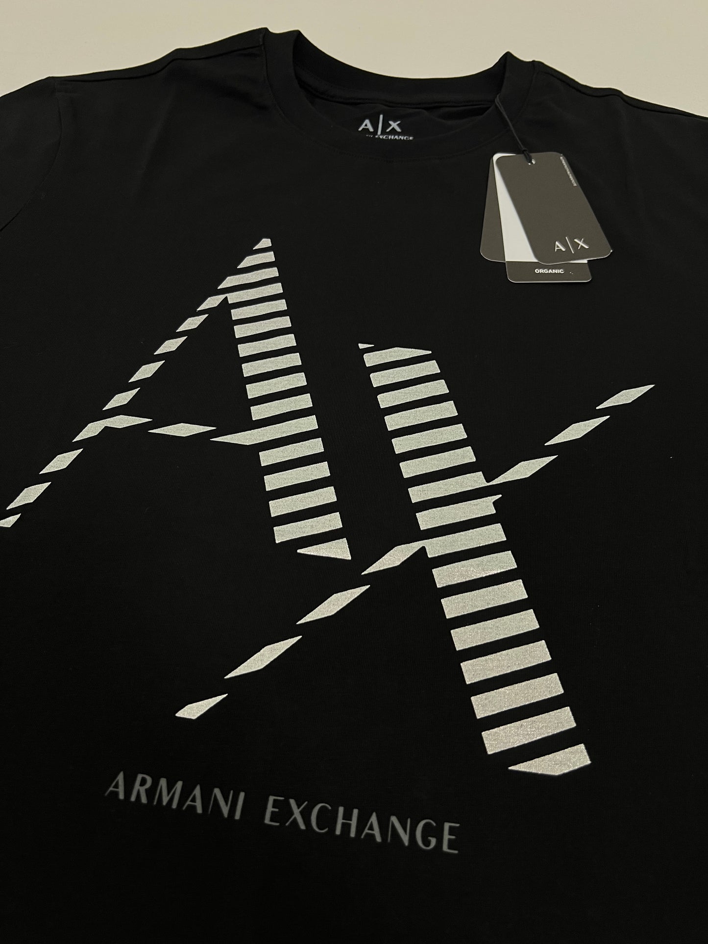 Armani Exchange Crna Majica sa Printom
