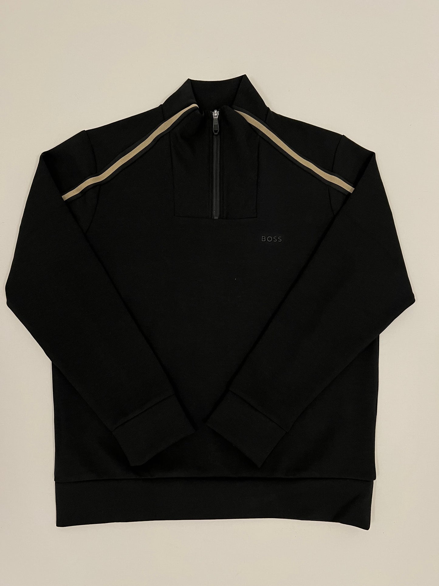 BOSS Crni Quarter-Zip Komplet sa Detaljima SS2026