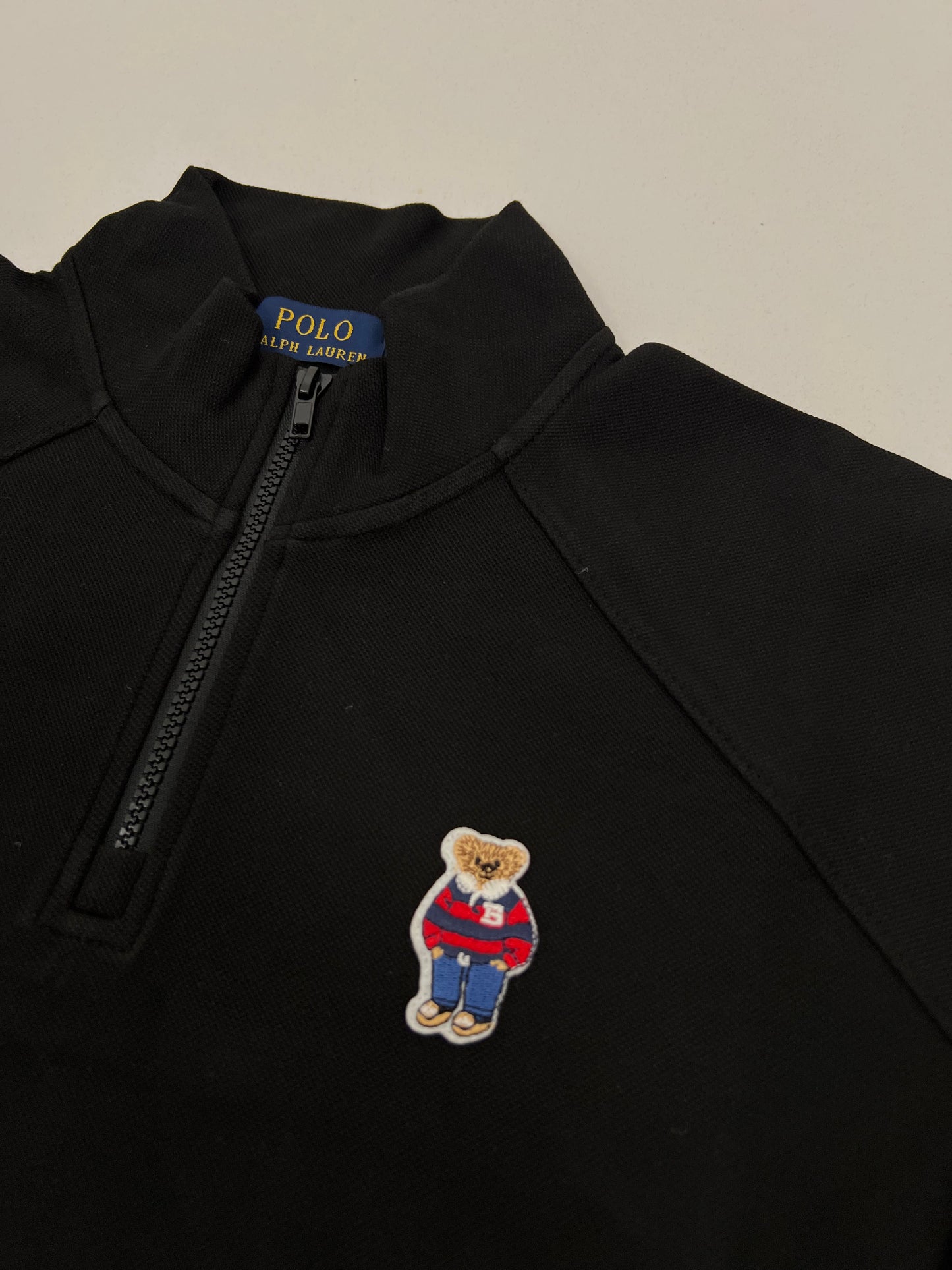 Polo Ralph Lauren Crni Quarter-Zip Duks sa Elegant Bear Logom
