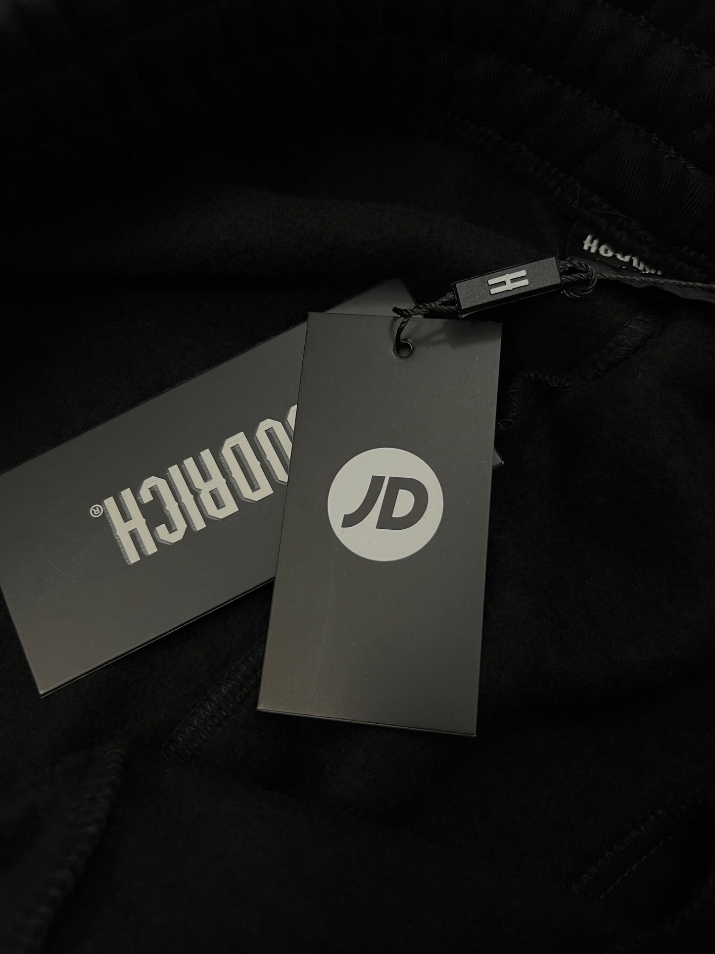 HOODRICH Crni Duks sa Printom na Leðima