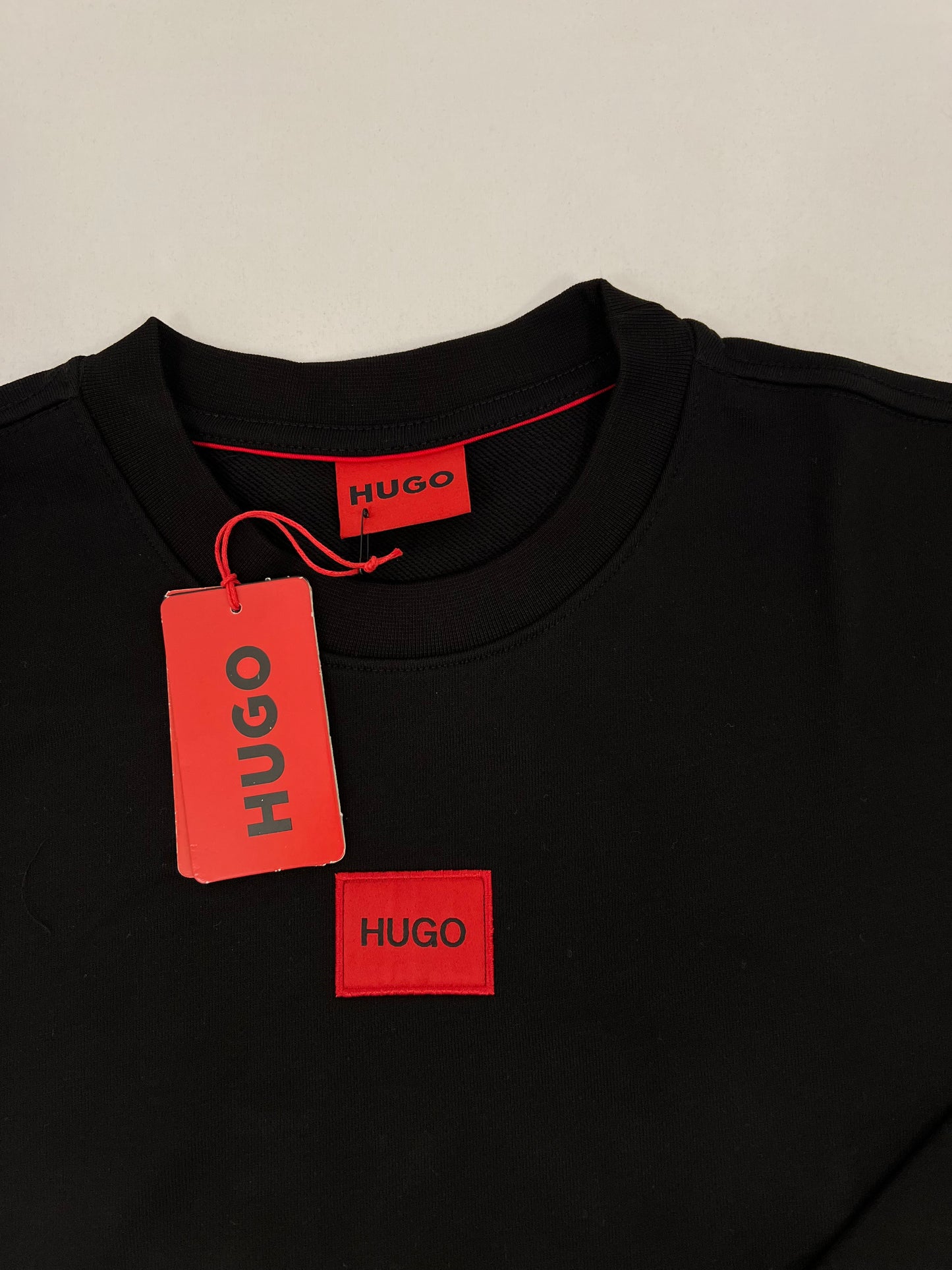 HUGO Crna Komplet Trenerka sa Minimalistic Box Logom