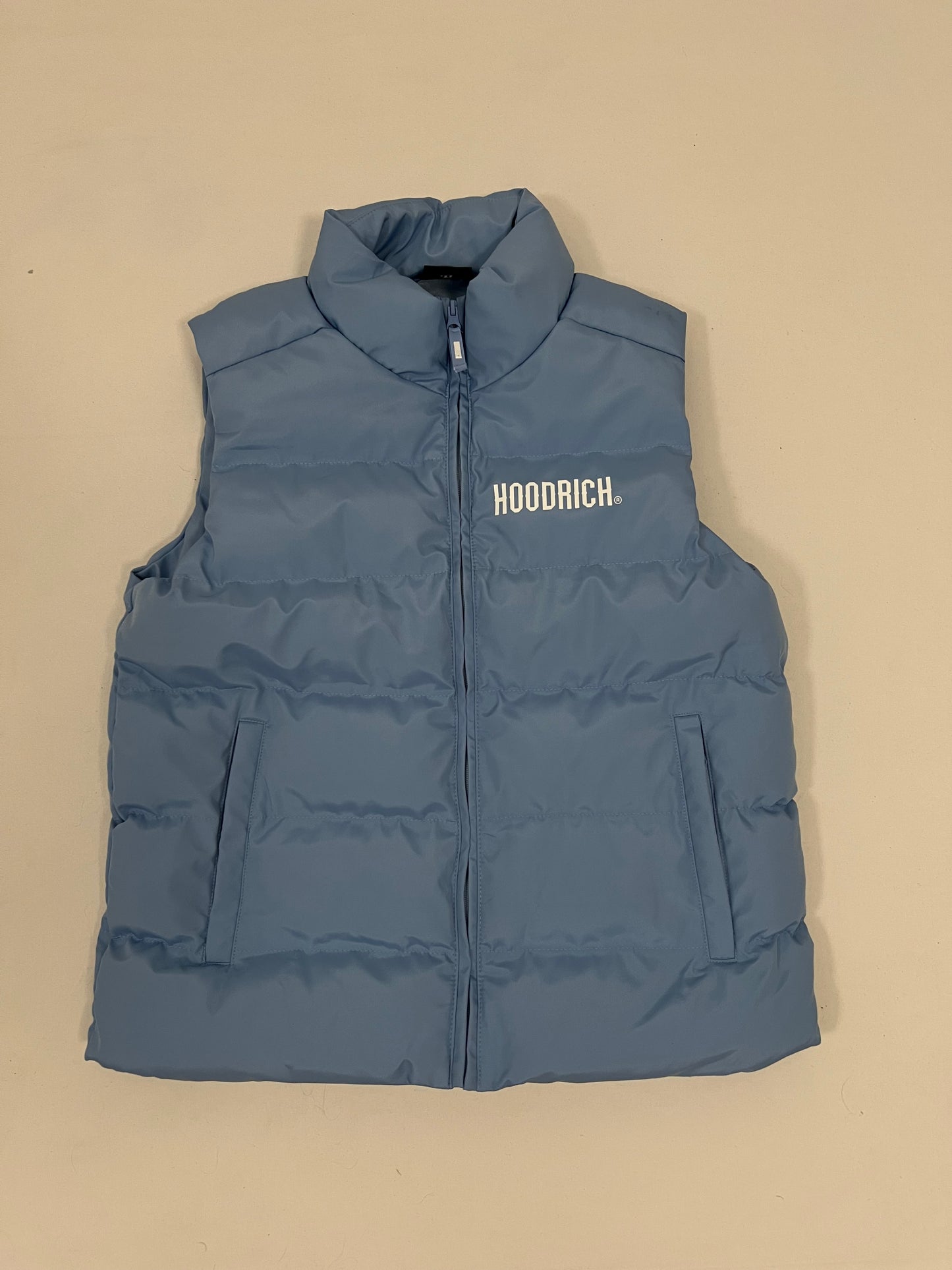 HOODRICH Baby Blue Prsluk sa Back Printom