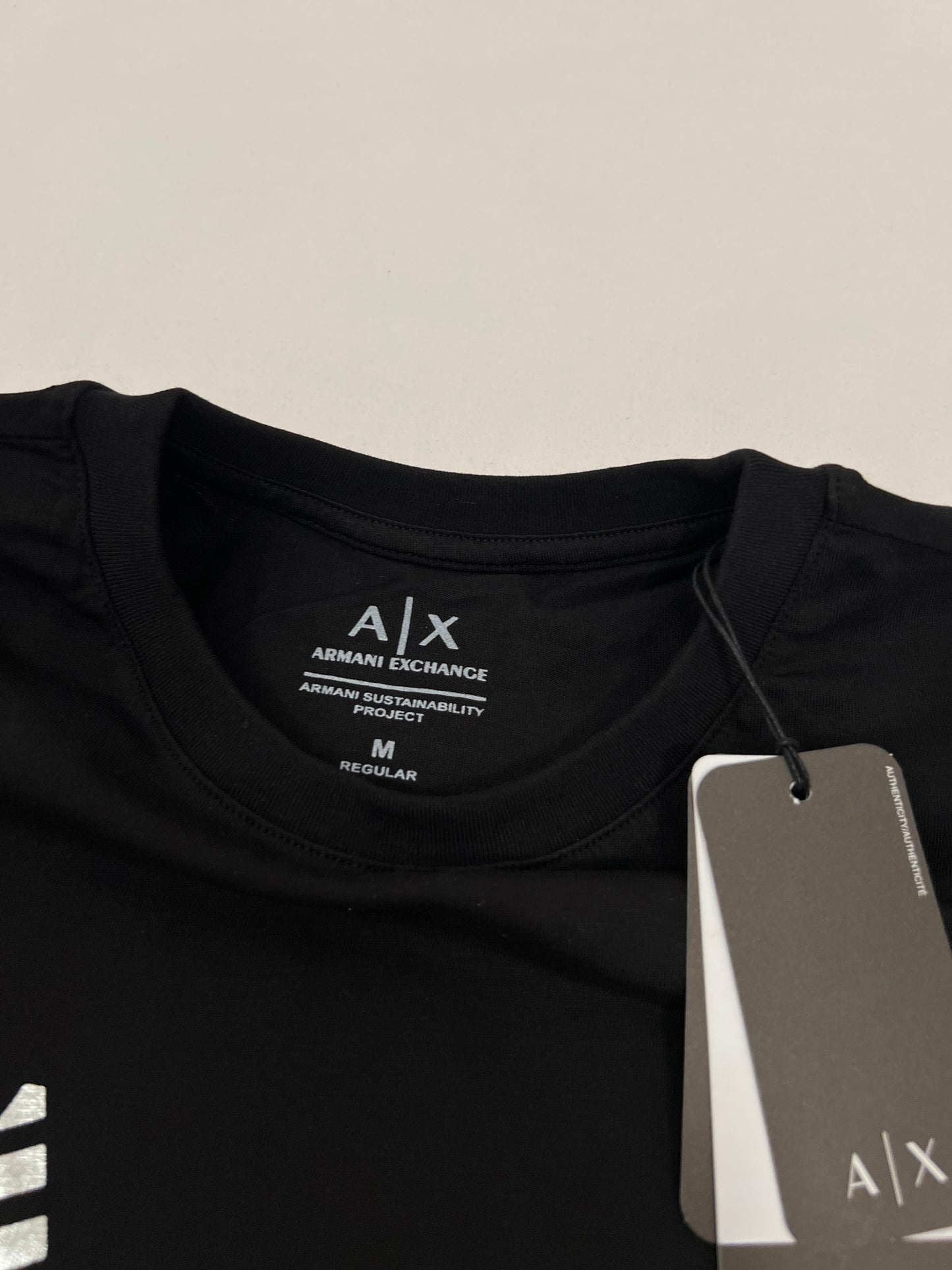 Armani Exchange Crna Majica sa Printom