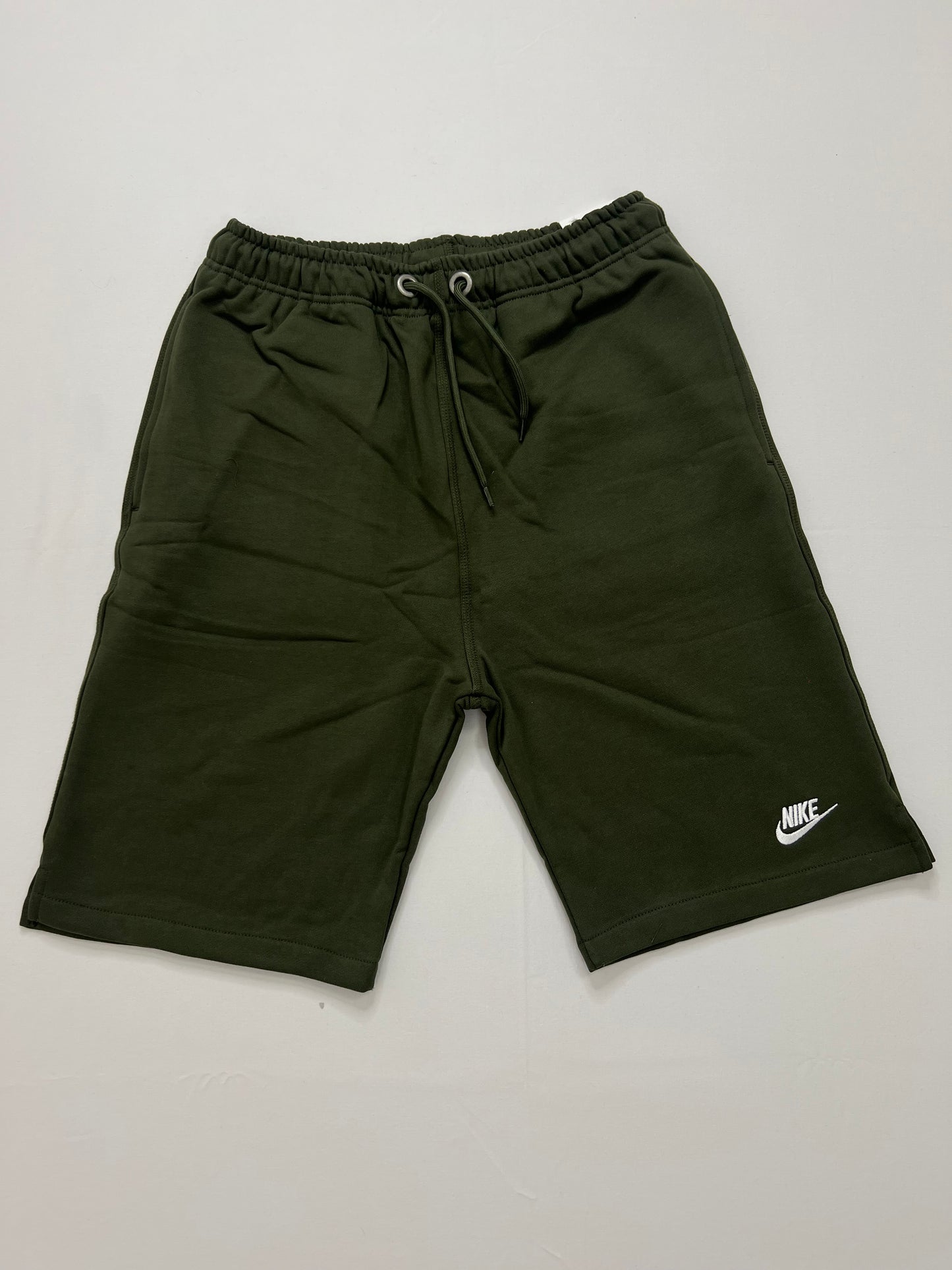 Nike Sport Club Maslinasti Šorc