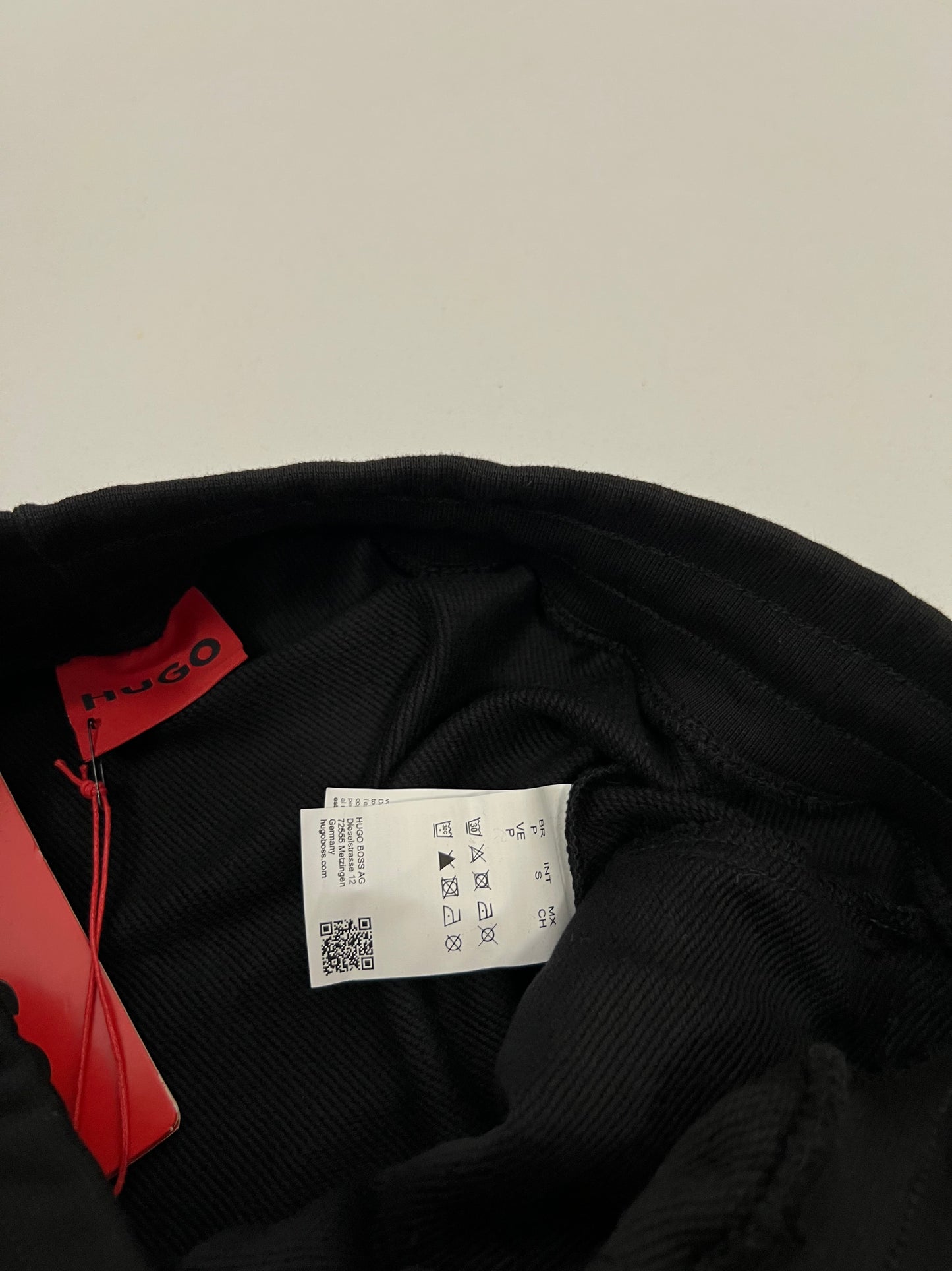 HUGO Crna Komplet Trenerka sa Minimalistic Box Logom