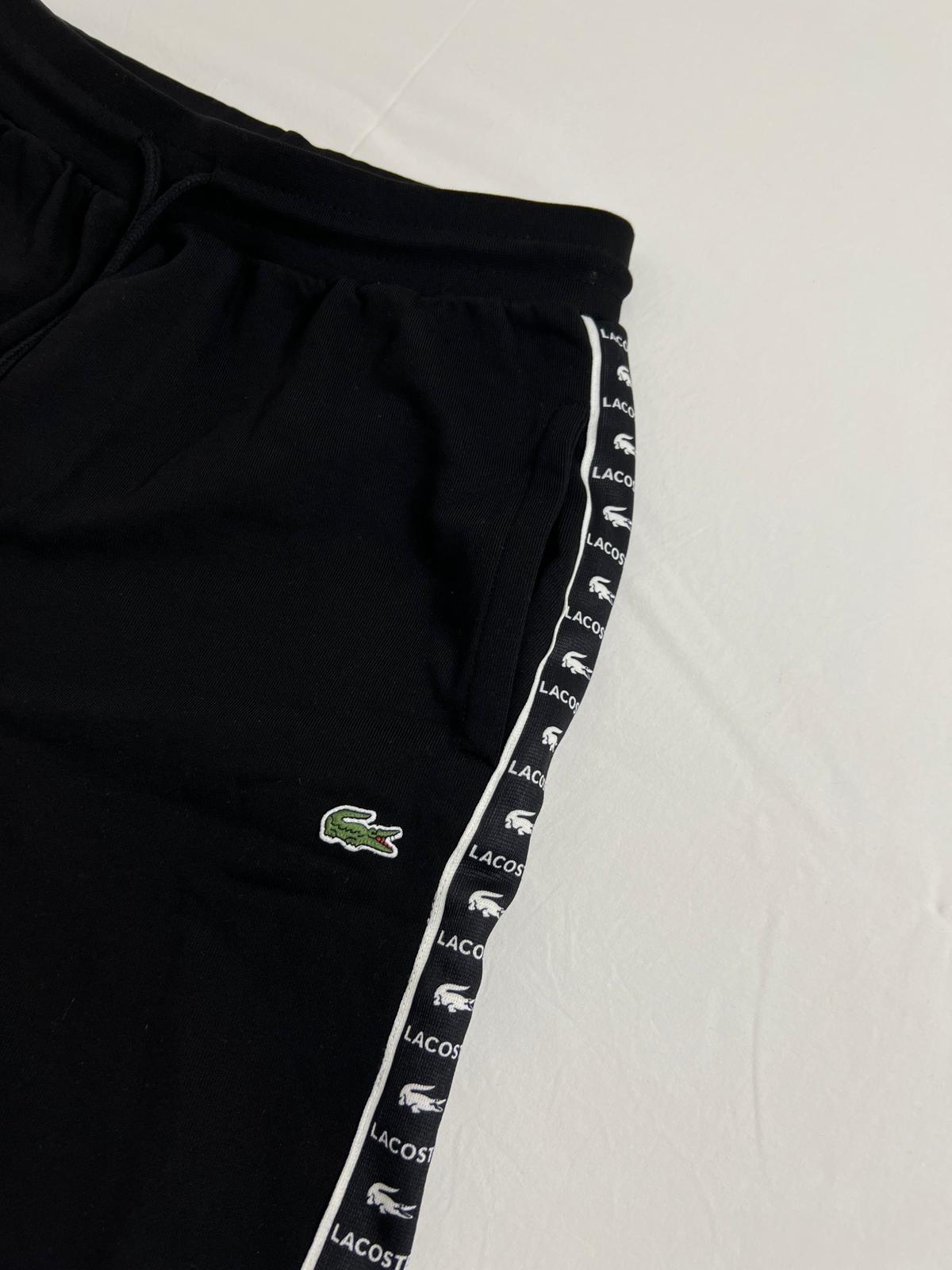Lacoste Crni Šorc sa Lacoste Logom sa Strane