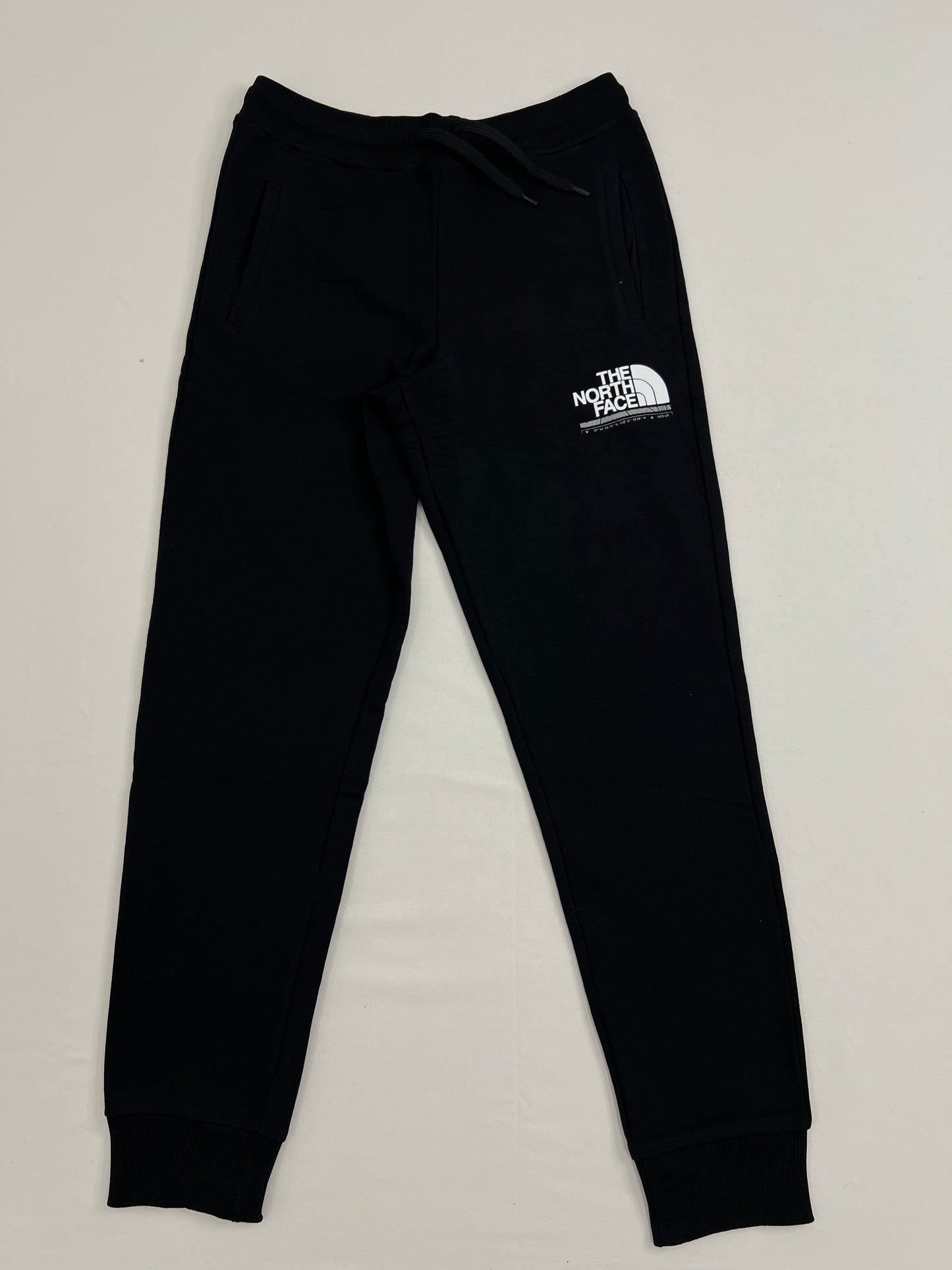 The North Face Crni Komplet Mountain Neon Print na Leđima