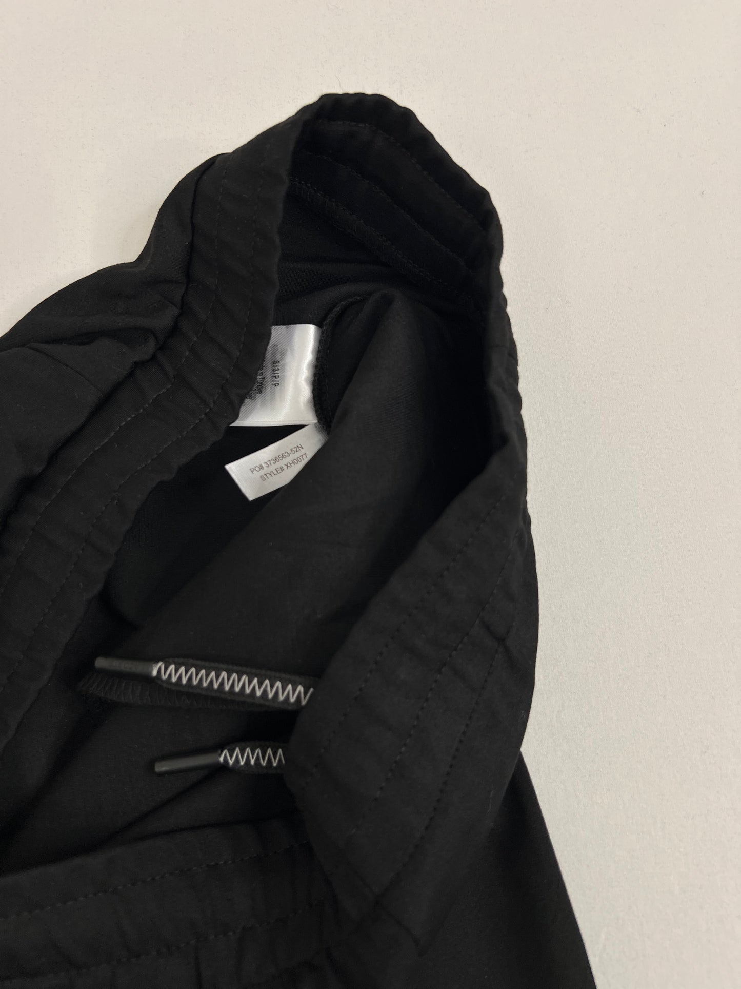 Lacoste Crni Donji Deo Trenerke sa Big Text Printom