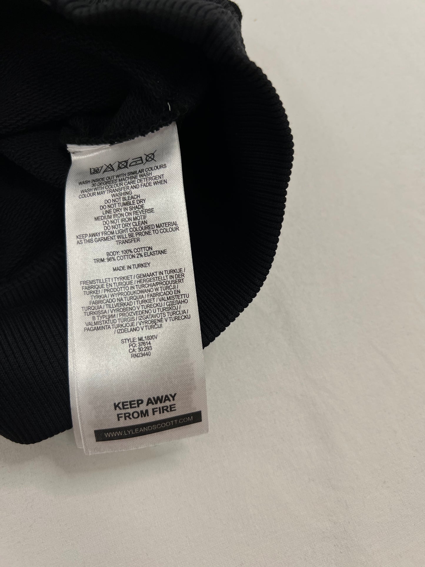 Lyle & Scott Sport Crni Duks