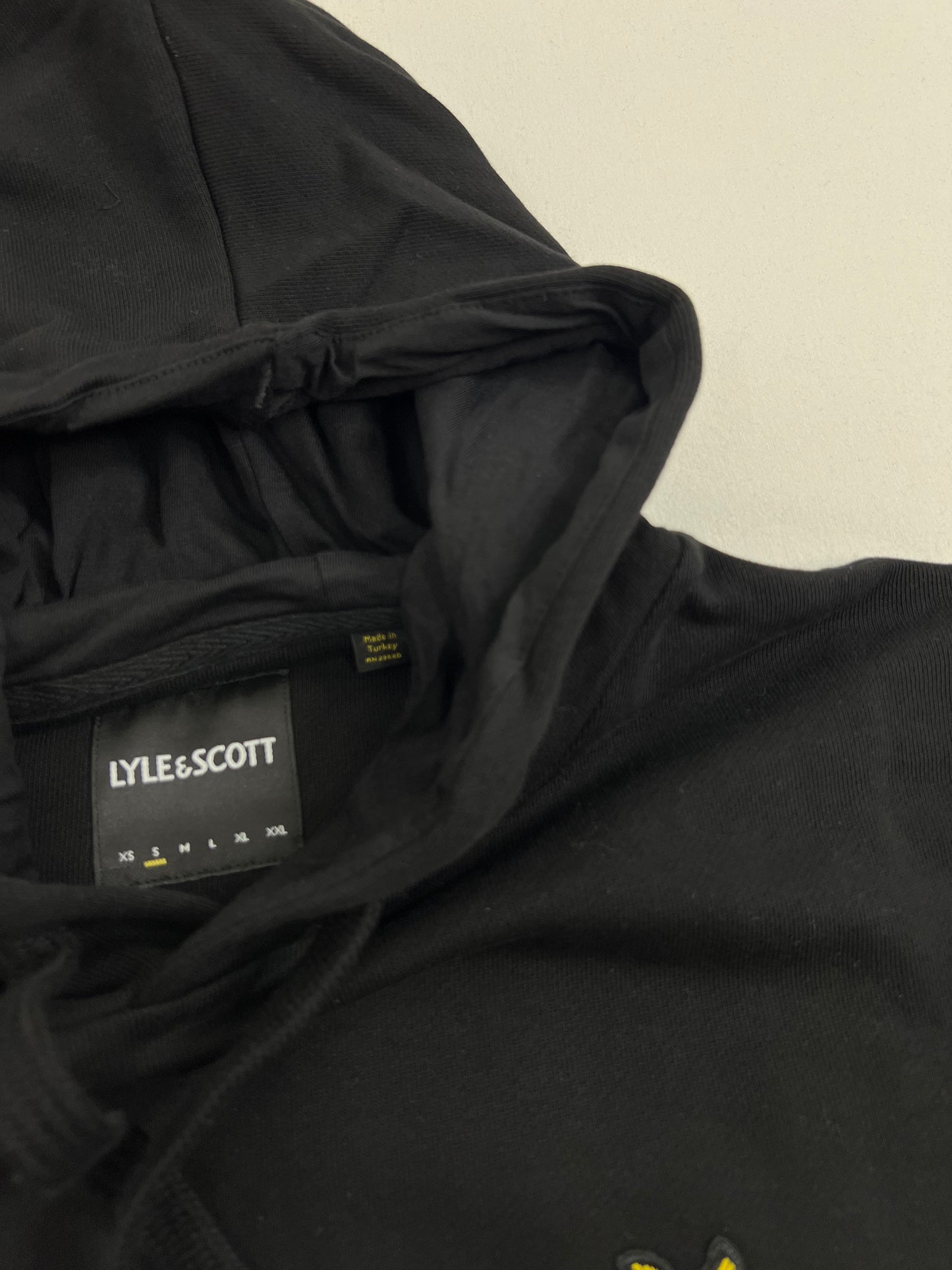 Lyle & Scott Crni Duks sa Kapuljačom