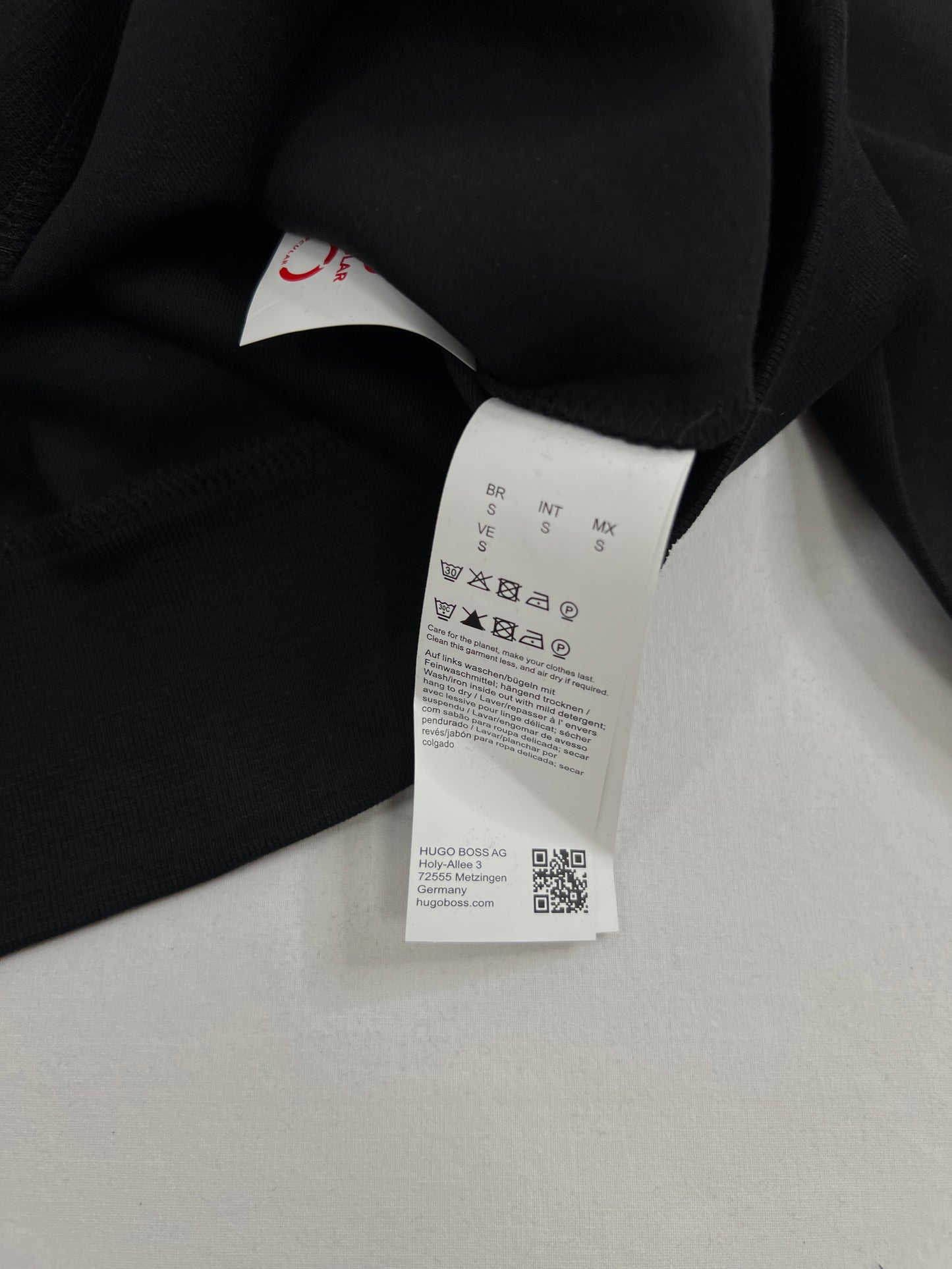 HUGO Crni Duks sa Minimalistic Logom SS2025