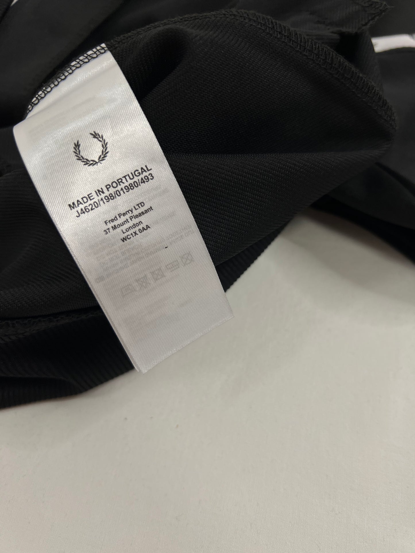 Fred Perry Full-Zip Crni Duks sa Logom na Rukavima
