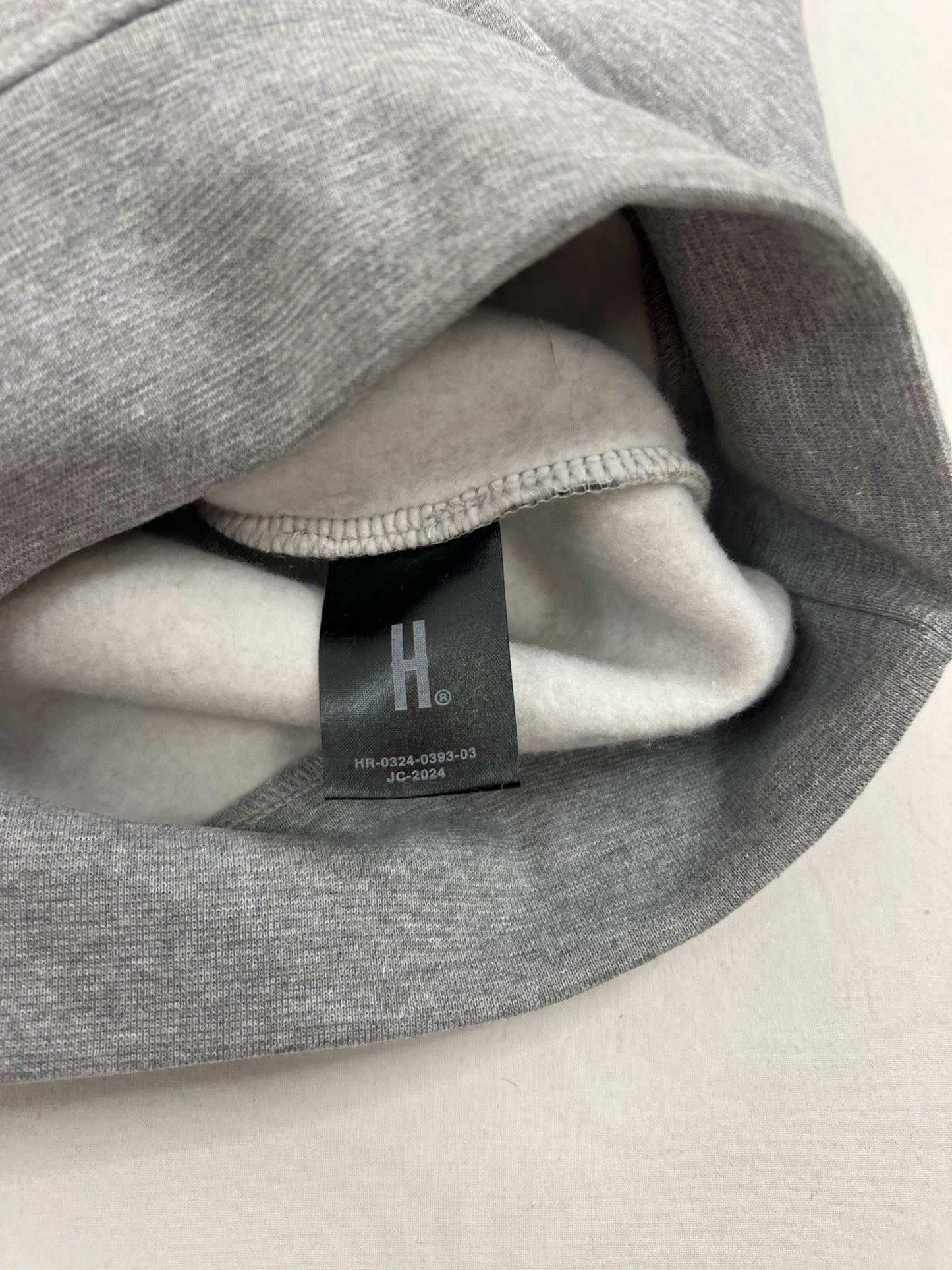HOODRICH Sivi Duks sa Logom na Grudima