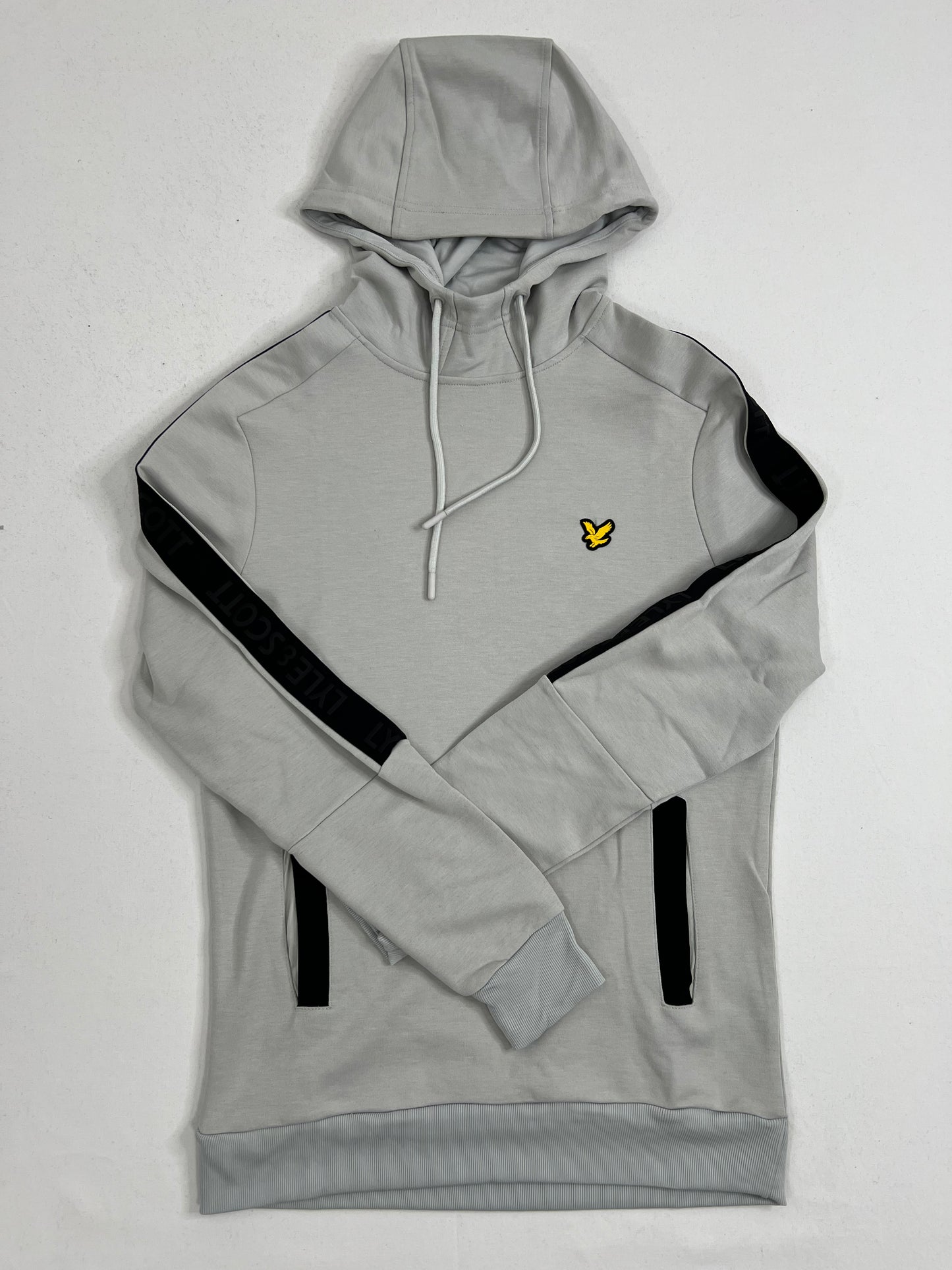 Lyle & Scott Sivi Duks sa Textom na Rukavima