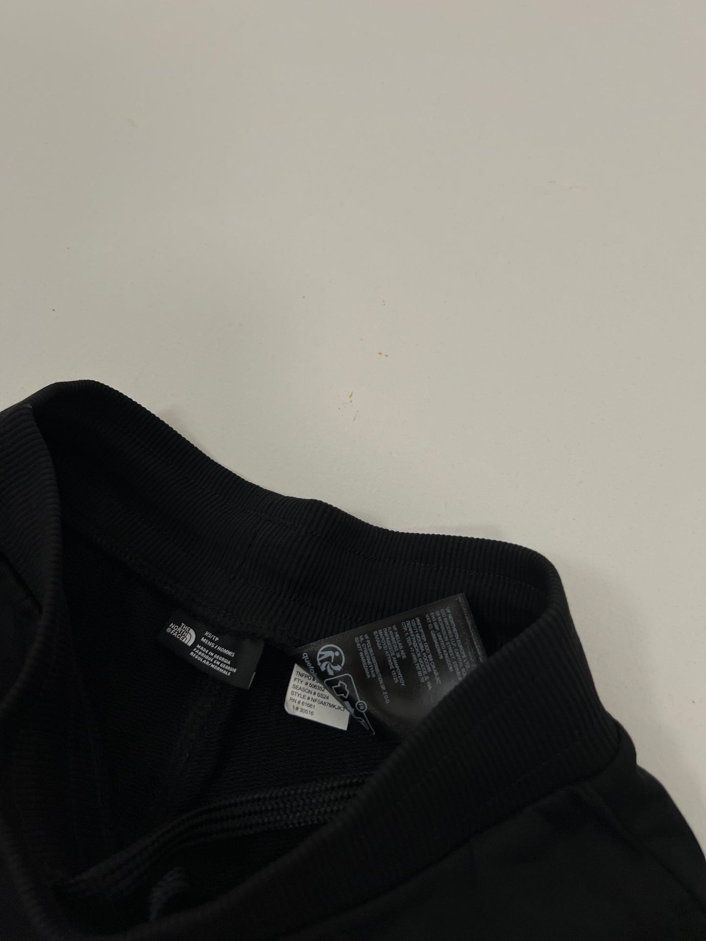 The North Face Crni Komplet sa Neon Mountain Printom