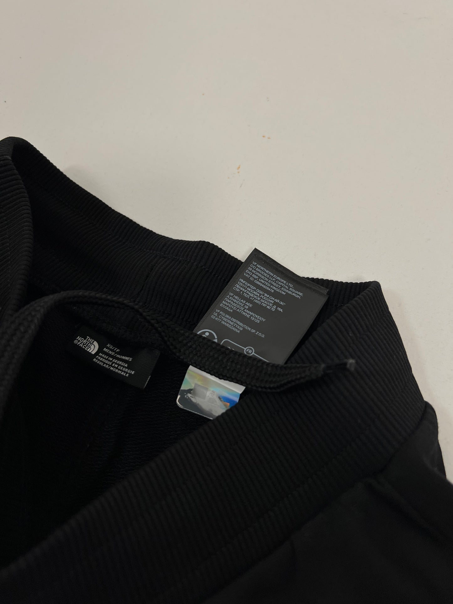 The North Face Crni Komplet sa Neon Mountain Printom