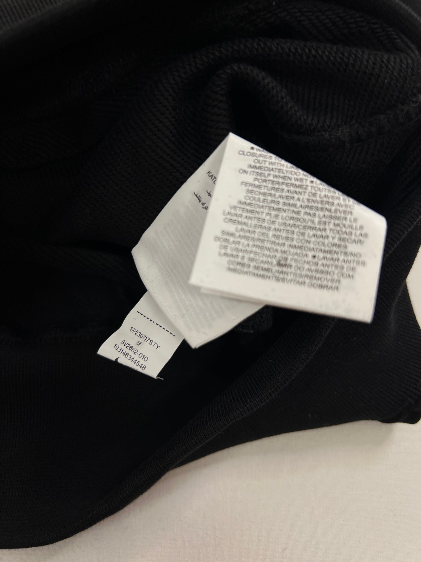 Nike Crni Duks Bez Kapuljače sa Basic Logom
