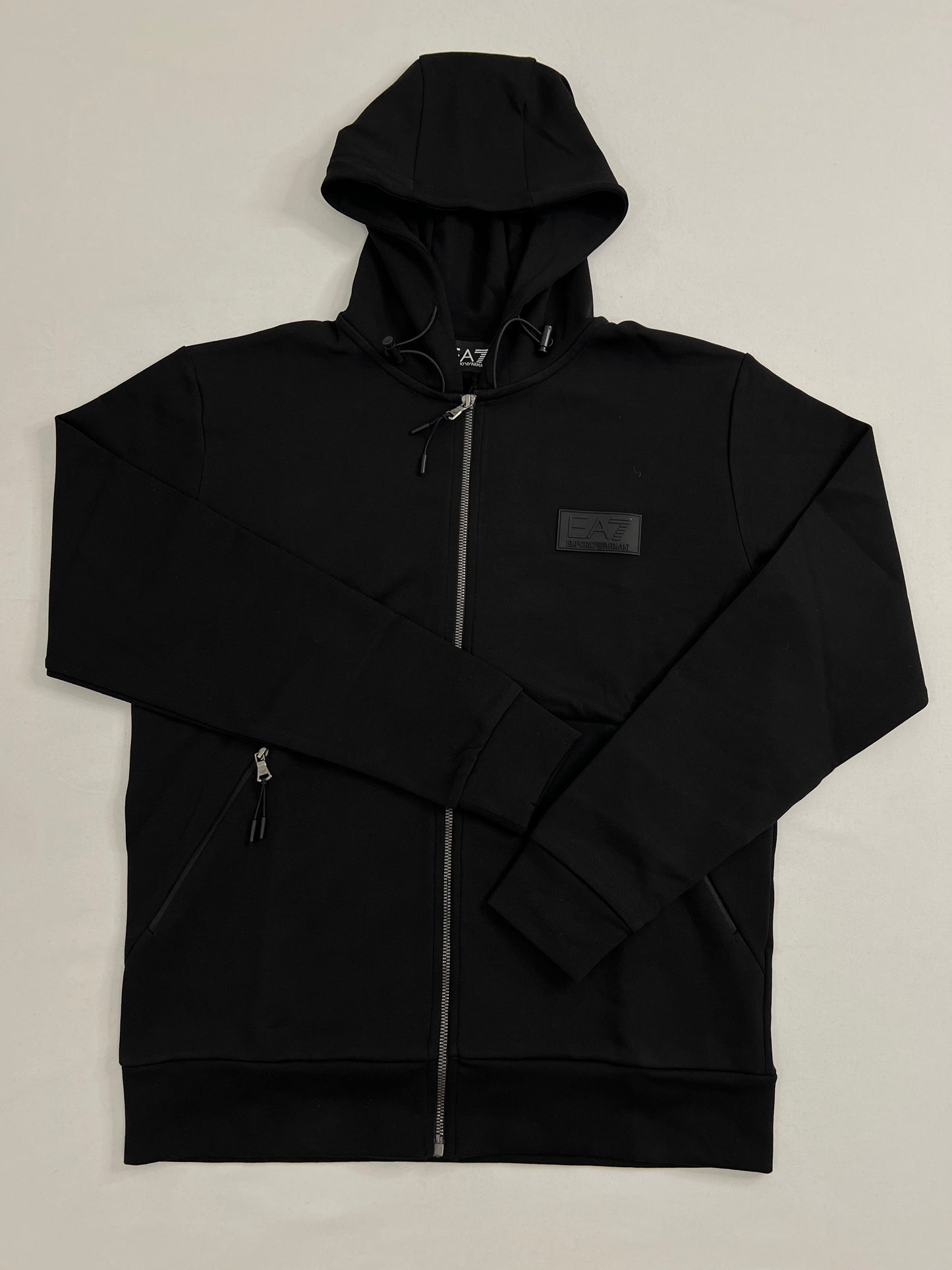 Emporio Armani EA7 Crni Komplet sa EA7 Gumenim Logom SS2026