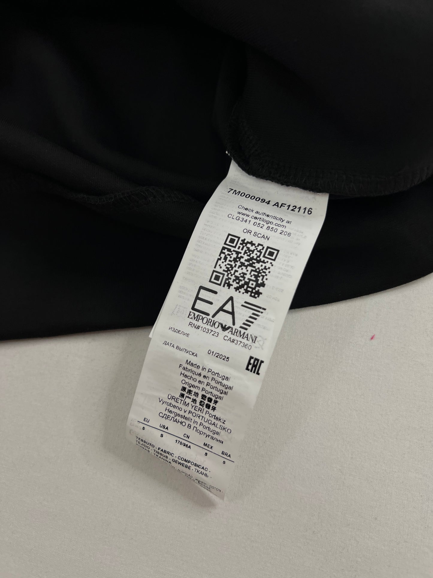 Emporio Armani EA7 Crni Komplet sa EA7 Gumenim Logom SS2026