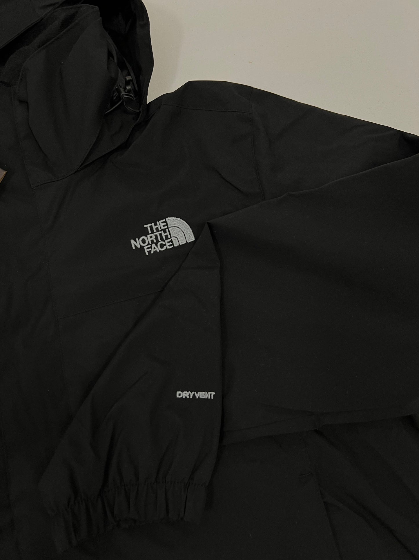 The North Face Crni DryVent Šuškavac [Otporan na Vetar/Kišu]