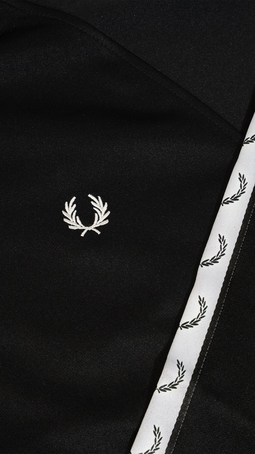 Fred Perry Full-Zip Crni Duks sa Logom na Rukavima