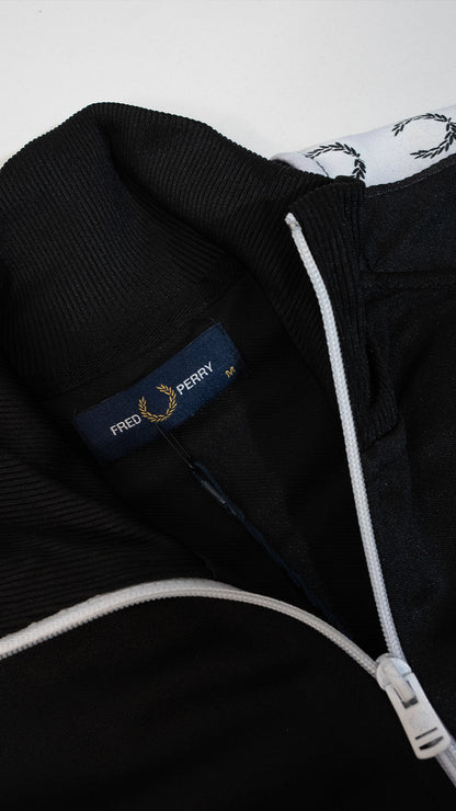 Fred Perry Full-Zip Crni Duks sa Logom na Rukavima