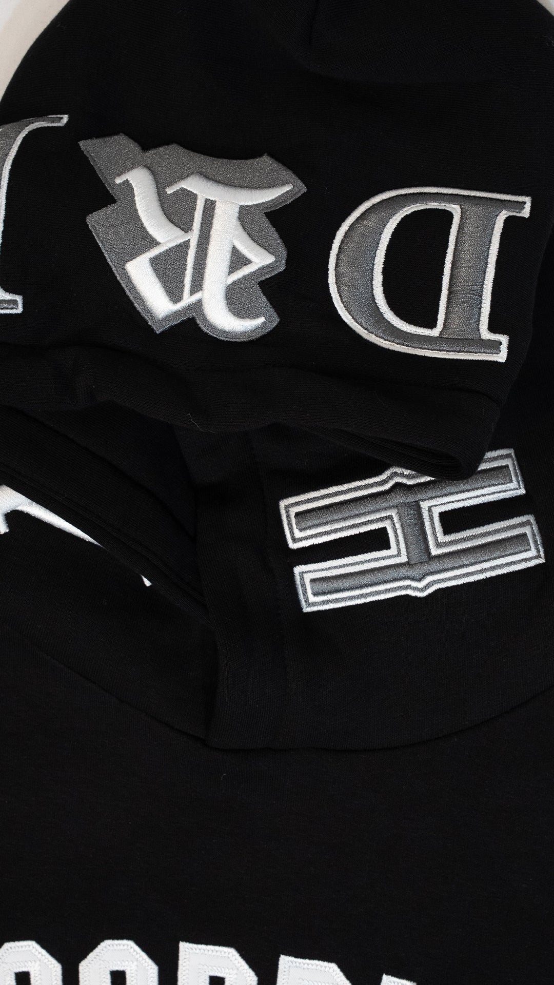 HOODRICH Crni Duks sa Logom i Printom Preko Leða