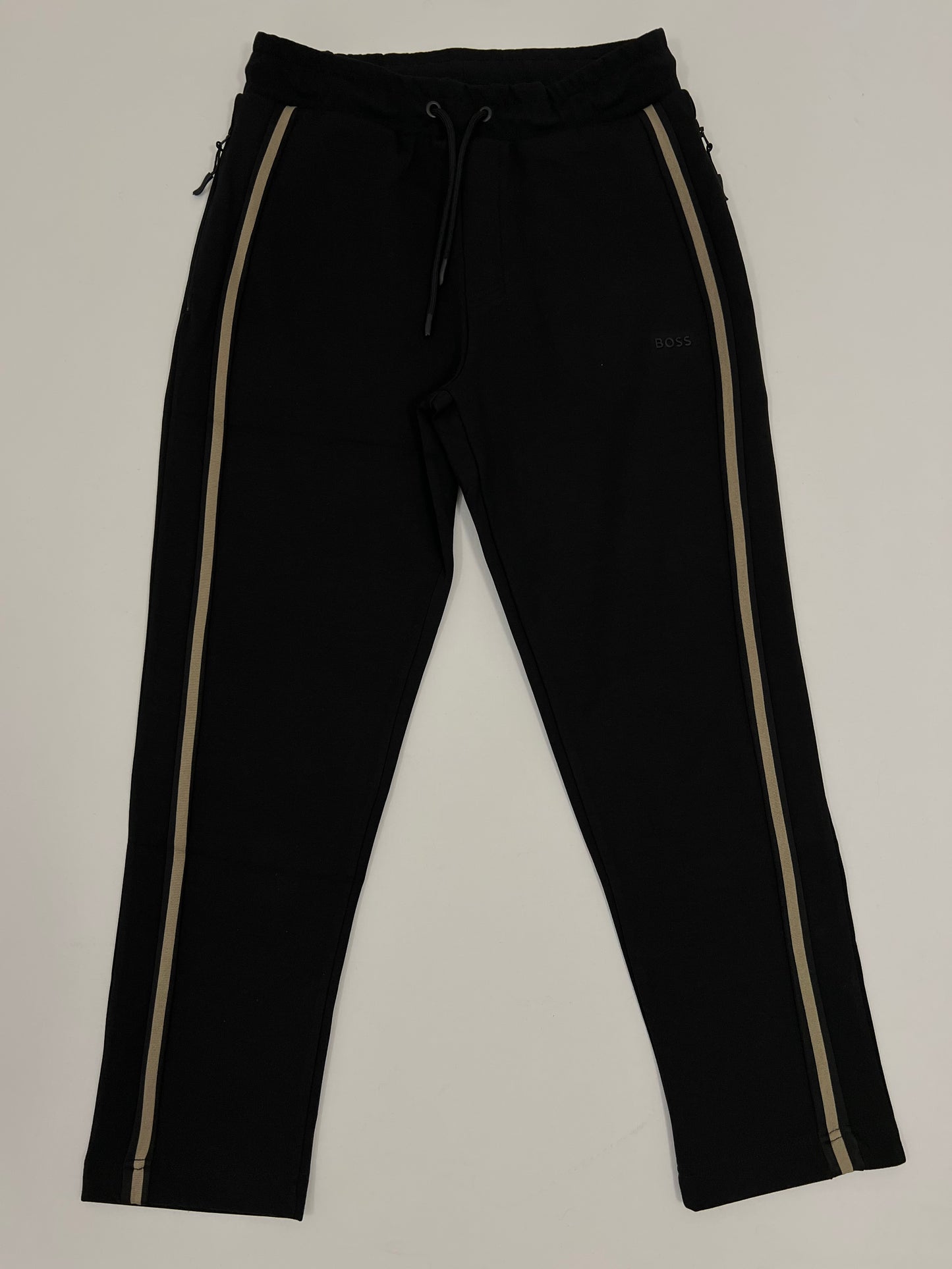 BOSS Crni Quarter-Zip Komplet sa Detaljima SS2026