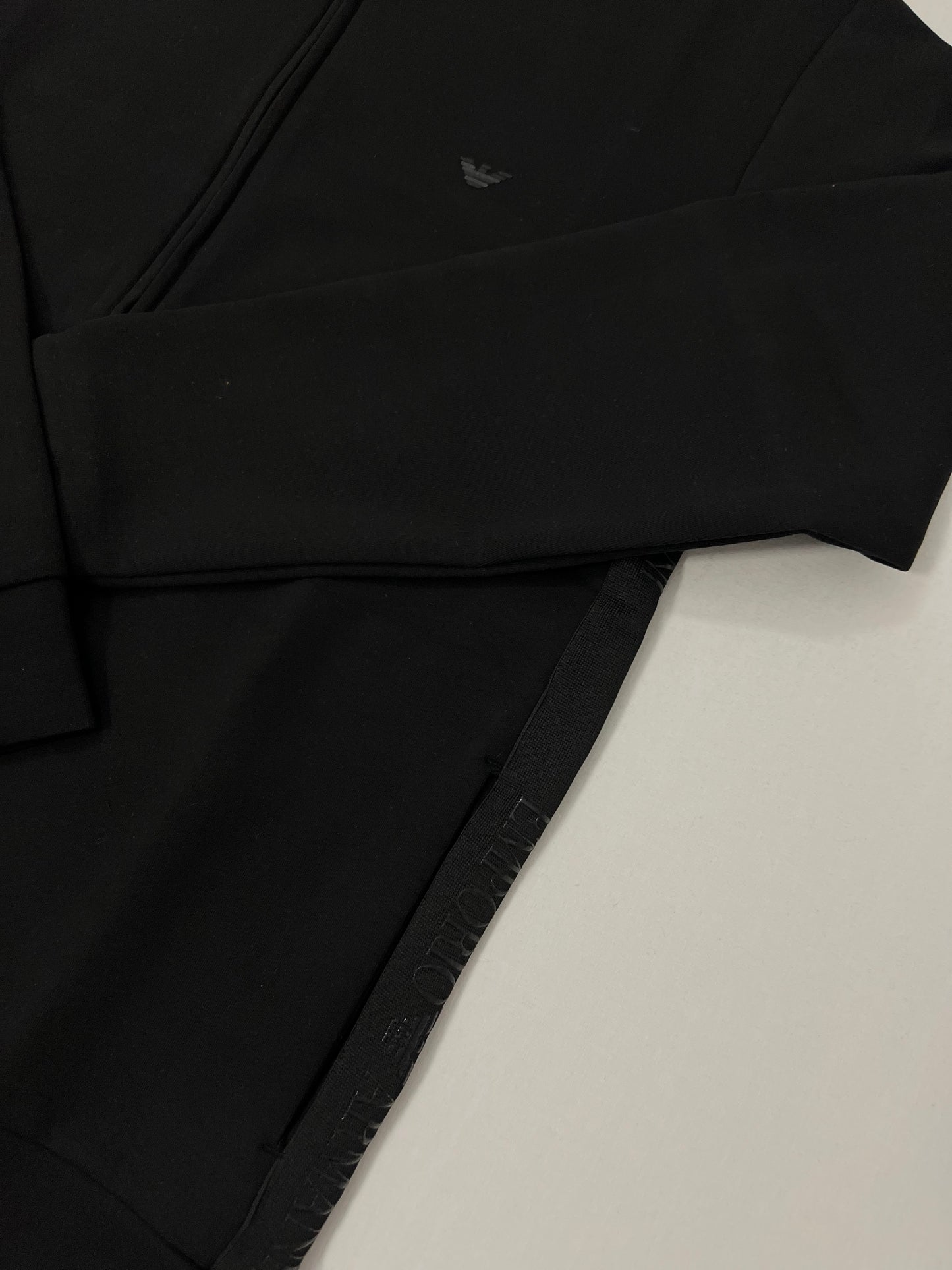 Emporio Armani EA7 Crni Full-Zip Komplet