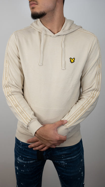 Lyle & Scott Sport Krem Duks sa Logom i Textom na Rukavima