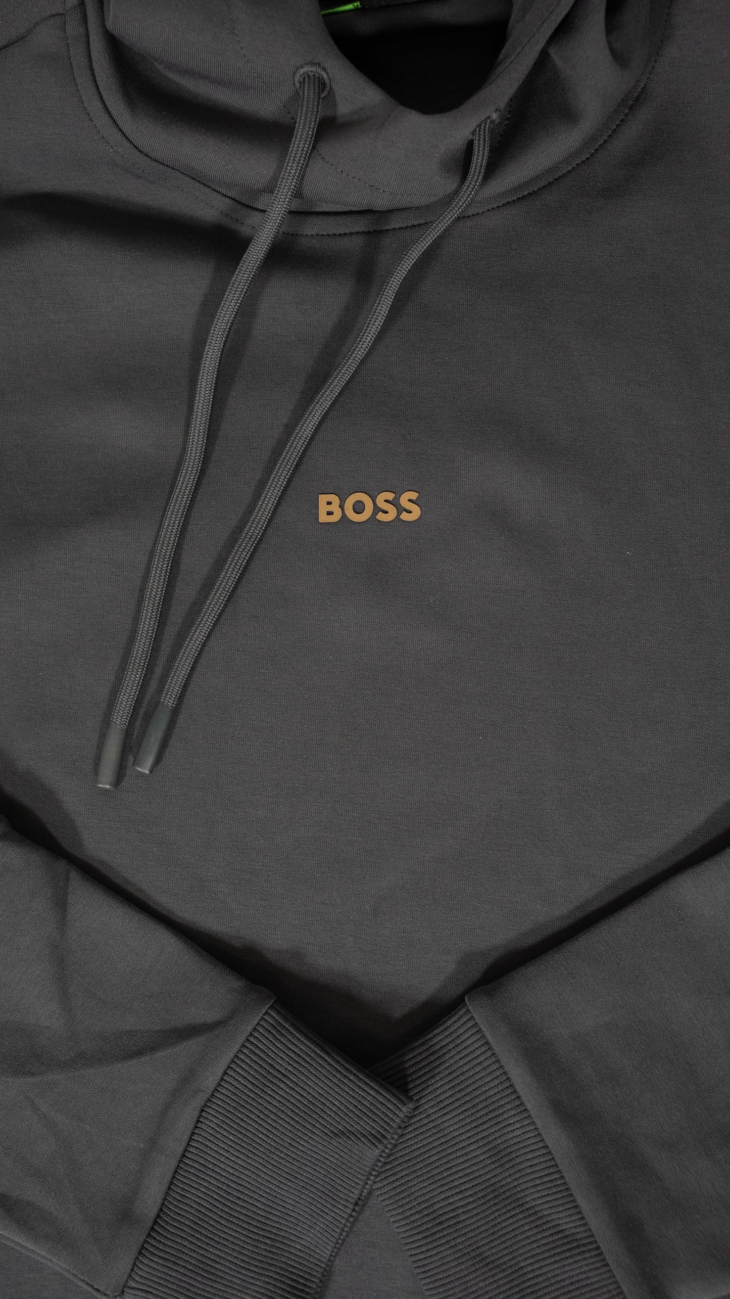 BOSS Sivi Duks sa Logom i Detaljima na Rukavima