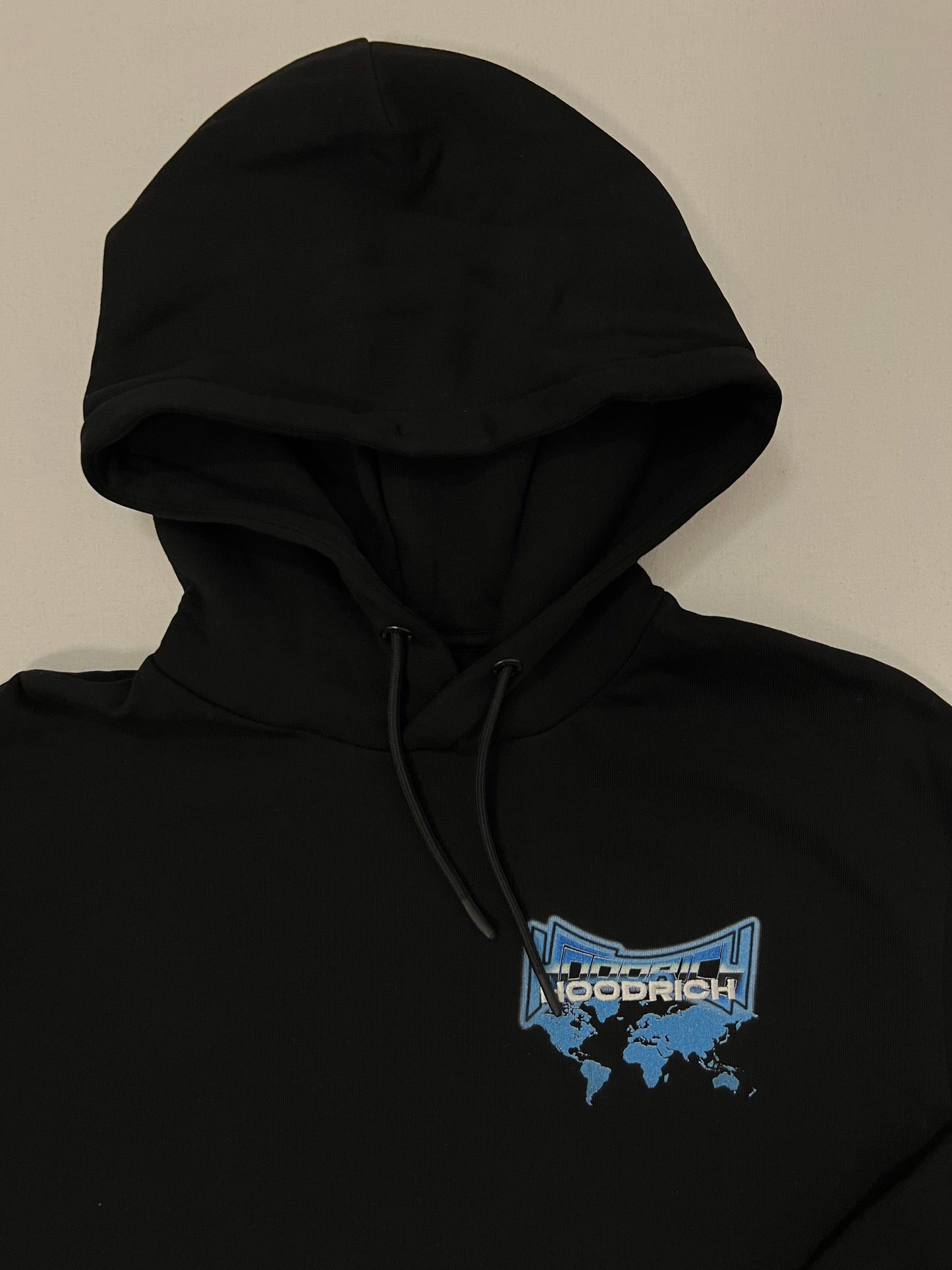 HOODRICH Crni Duks sa Worldwide Printom na Leðima