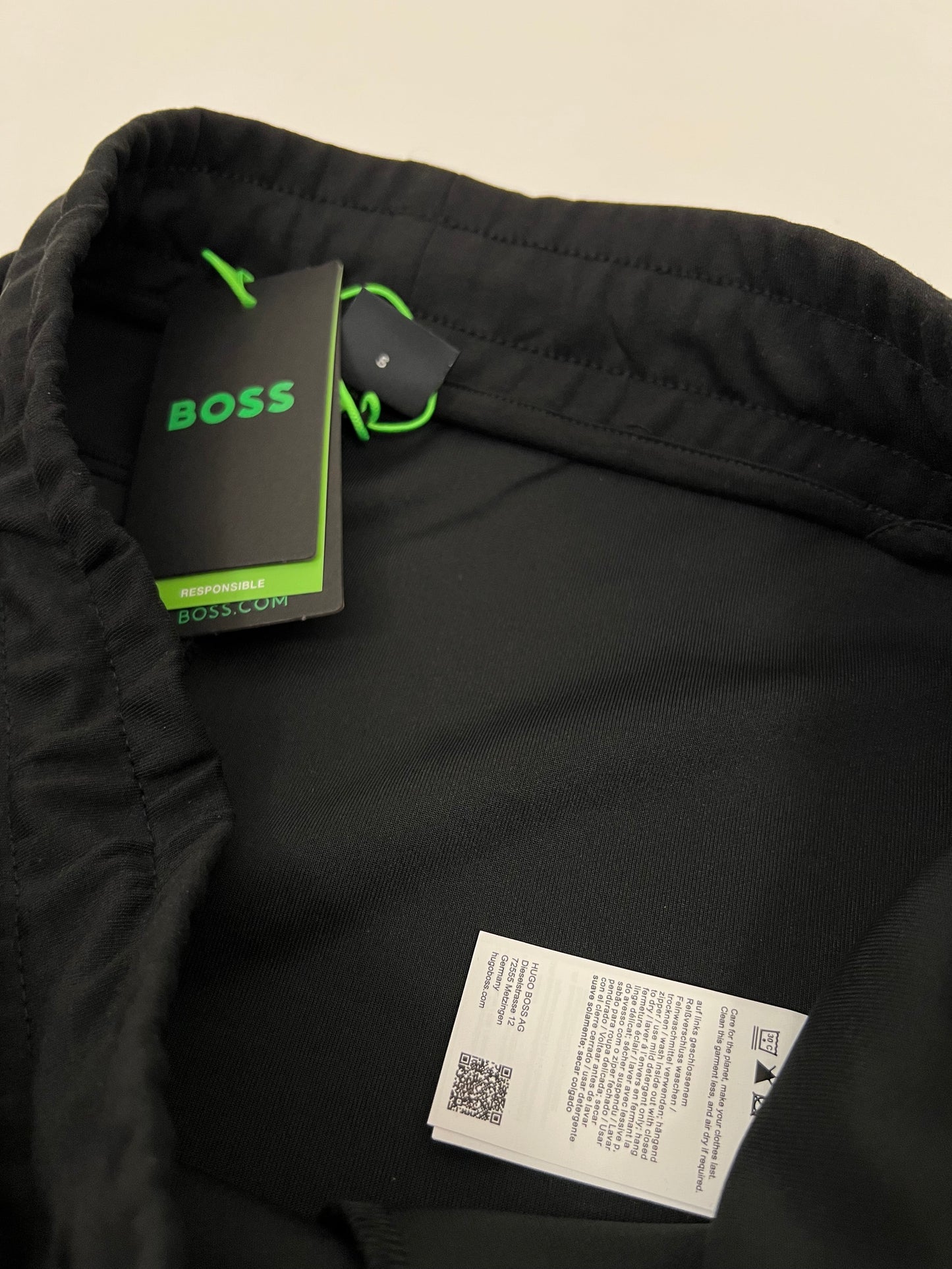 BOSS Crni Quarter-Zip Komplet sa Detaljima SS2026