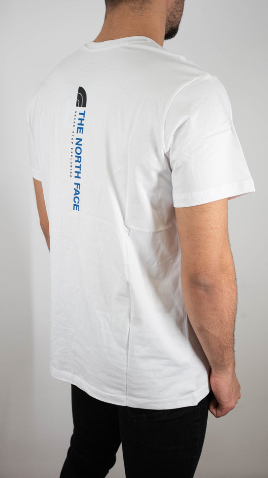 The North Face Bela Majica sa Vertical Text Printom na Leðima