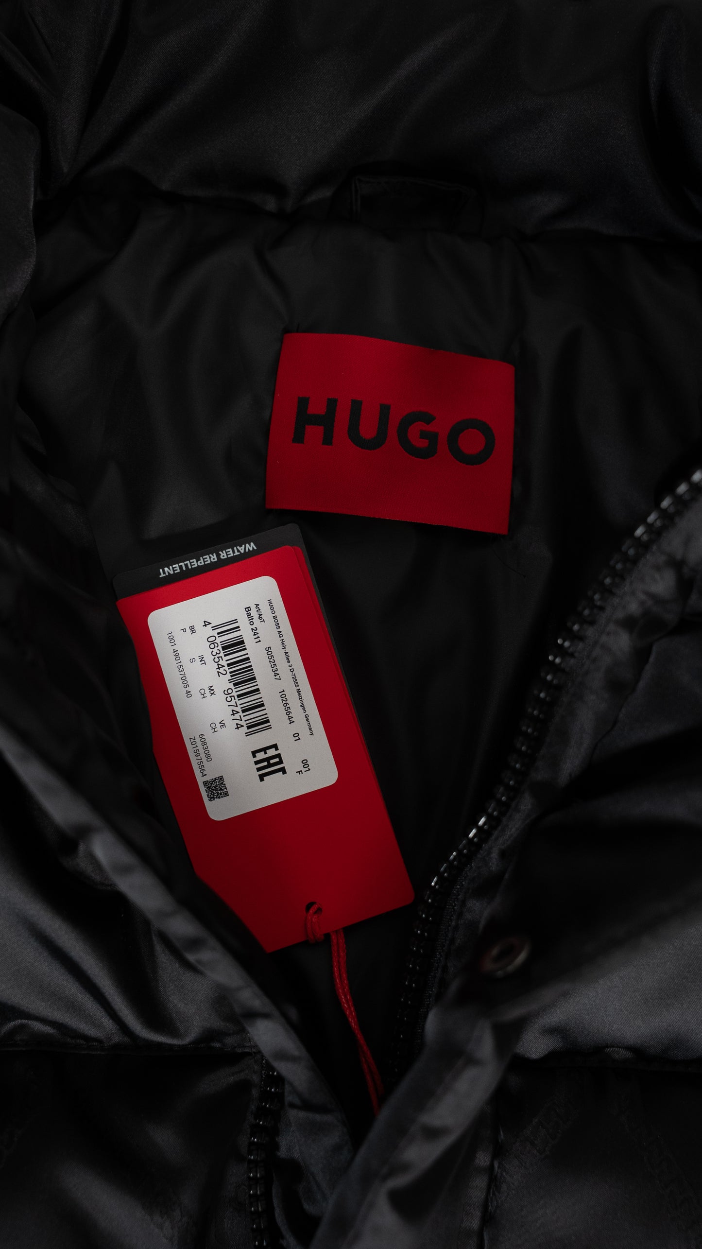 HUGO Crna Jakna sa Box Logom i All-Over Logo Printom