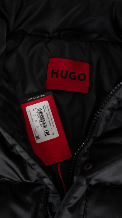 HUGO Crna Jakna sa Box Logom i All-Over Logo Printom