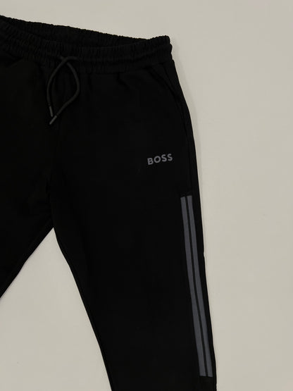 BOSS Crna Komplet Trenerka sa Sivim Logom i Detaljima