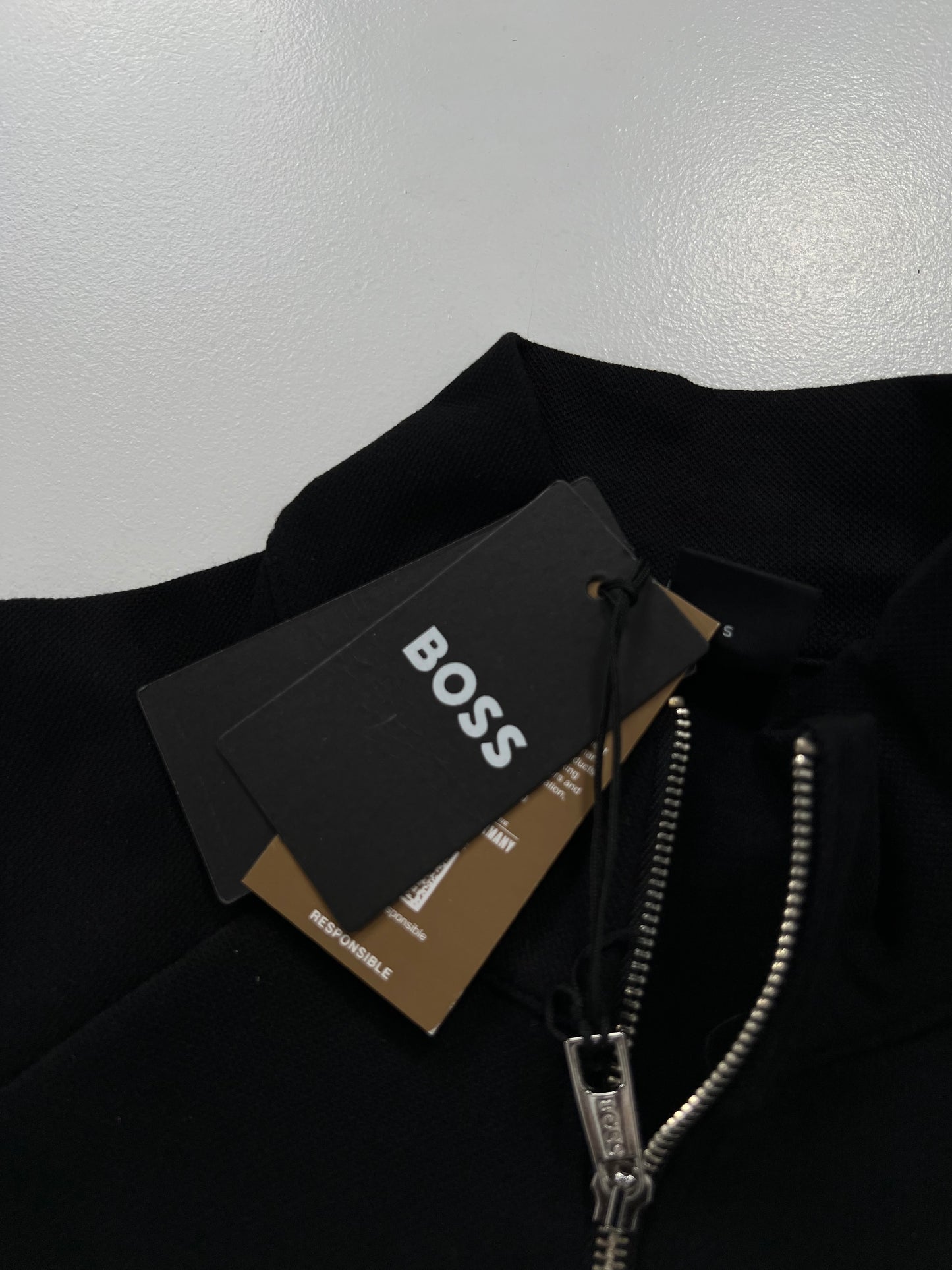 BOSS Crni Half-Zip Duks sa Logom na Grudima