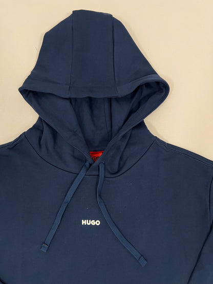 HUGO Teget Duks sa Minimalistic Logom na Grudima