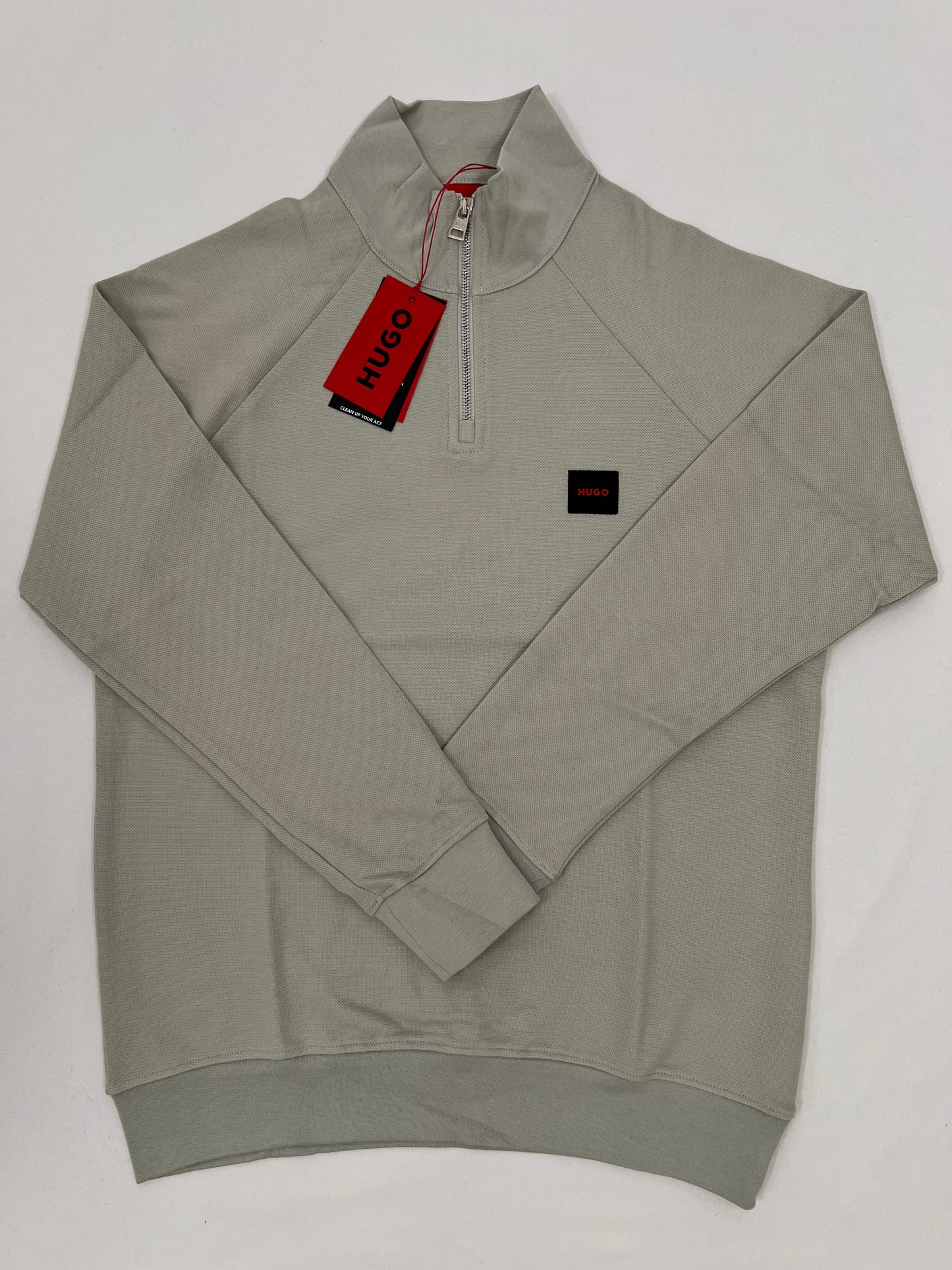 HUGO Krem Quarter-Zip Krem Duks sa Minimalistic Box Logom