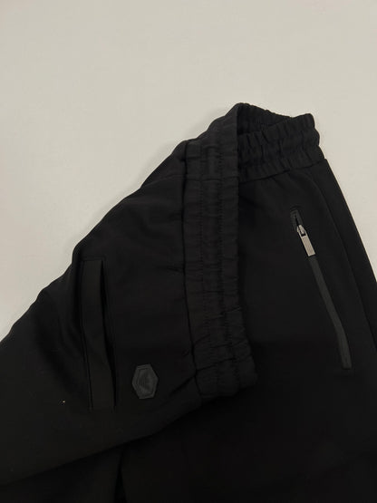 Emporio Armani EA7 Crni Komplet sa Bedge Logom SS2026
