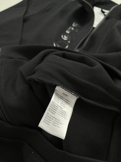 Lacoste Crni Komplet Trenerke sa Text Printom