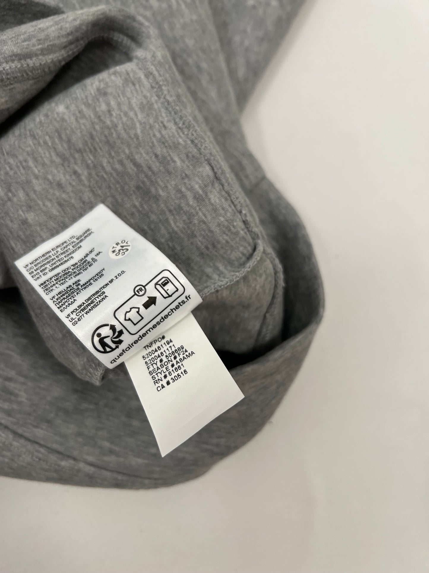 The North Face Sivi Duks sa Crnim Gumenim Logom