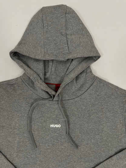 HUGO Sivi Duks sa Minimalistic Logom na Grudima