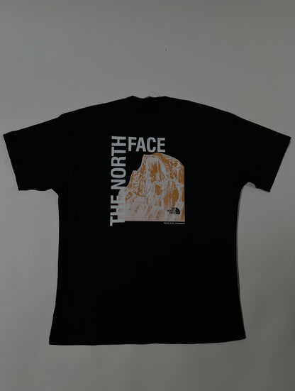 The North Face Crna Majica sa Narandžastim Mauntain Printom