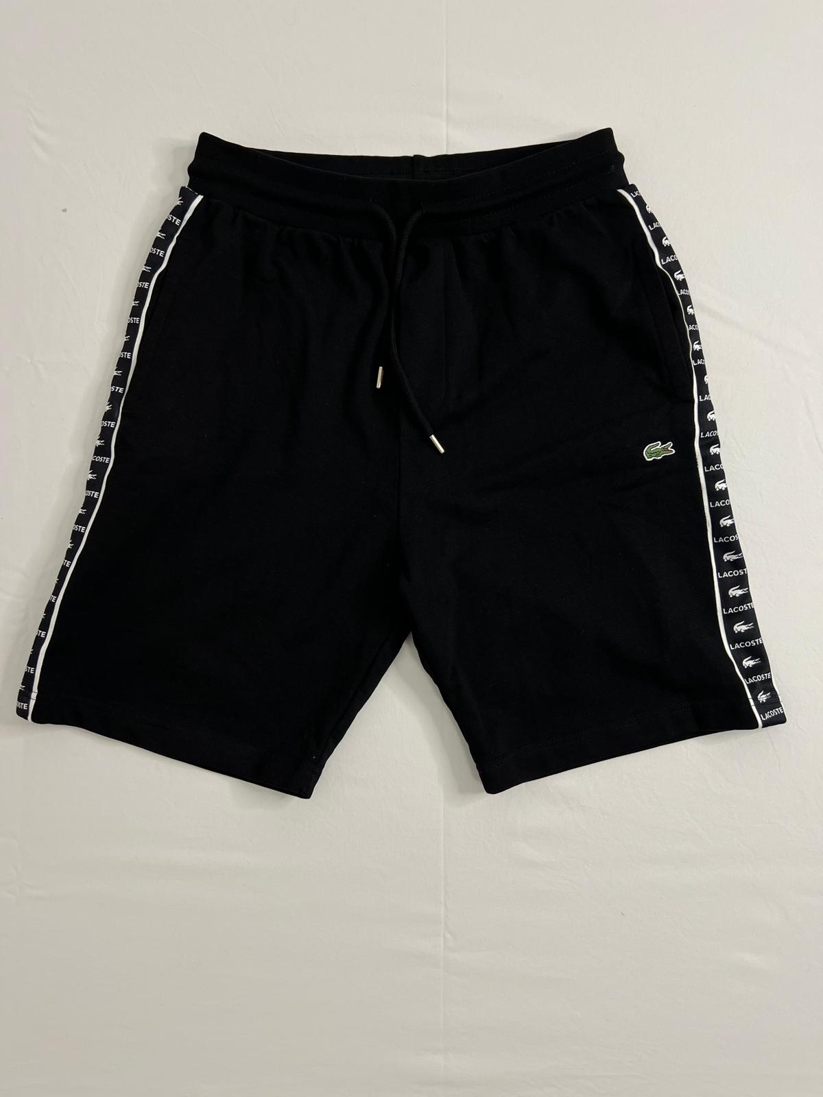 Lacoste Crni Šorc sa Lacoste Logom sa Strane