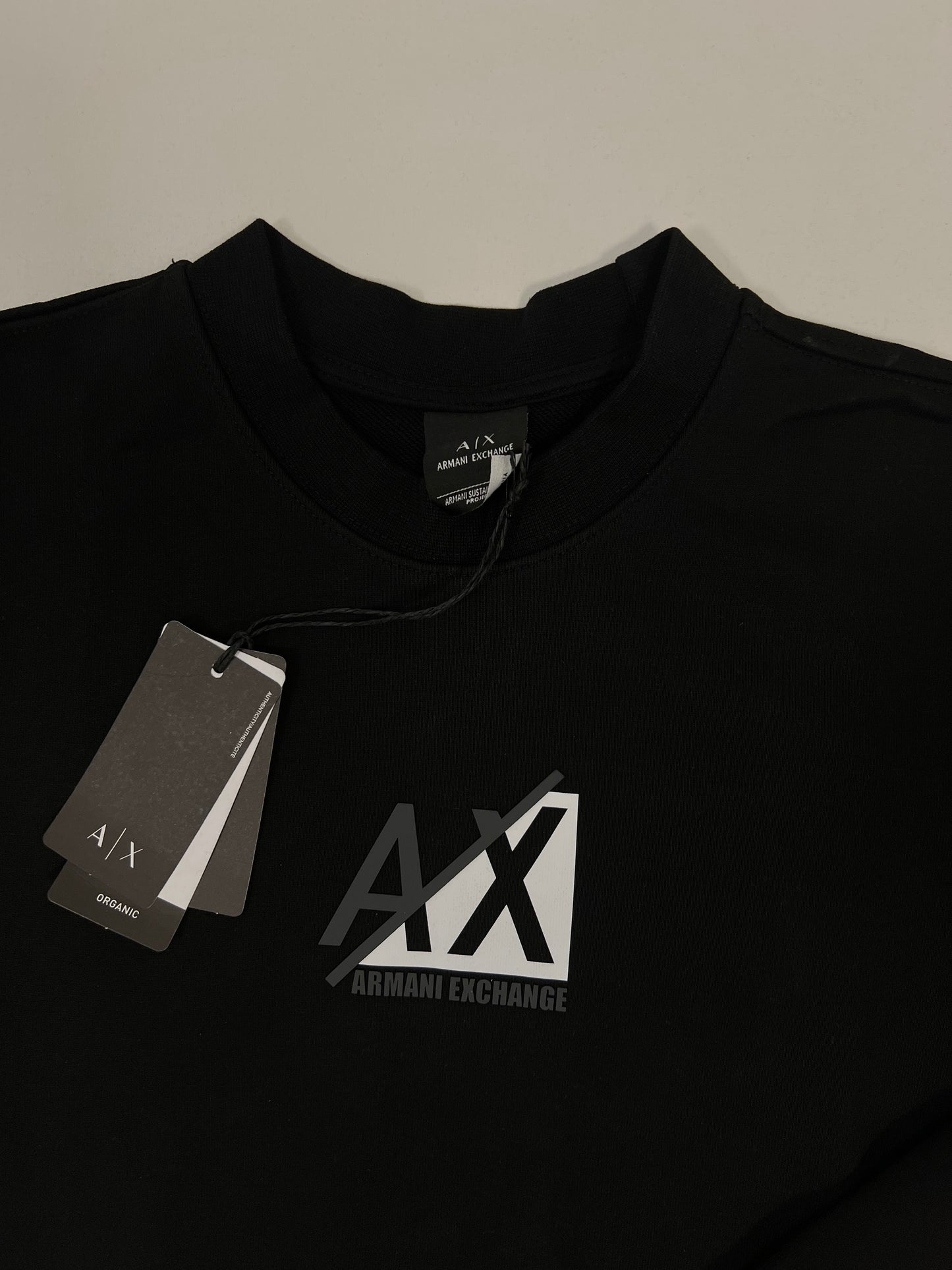 Armani Exchange Crni Duks sa AX Logom