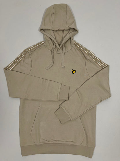Lyle & Scott Sport Krem Duks sa Logom i Textom na Rukavima